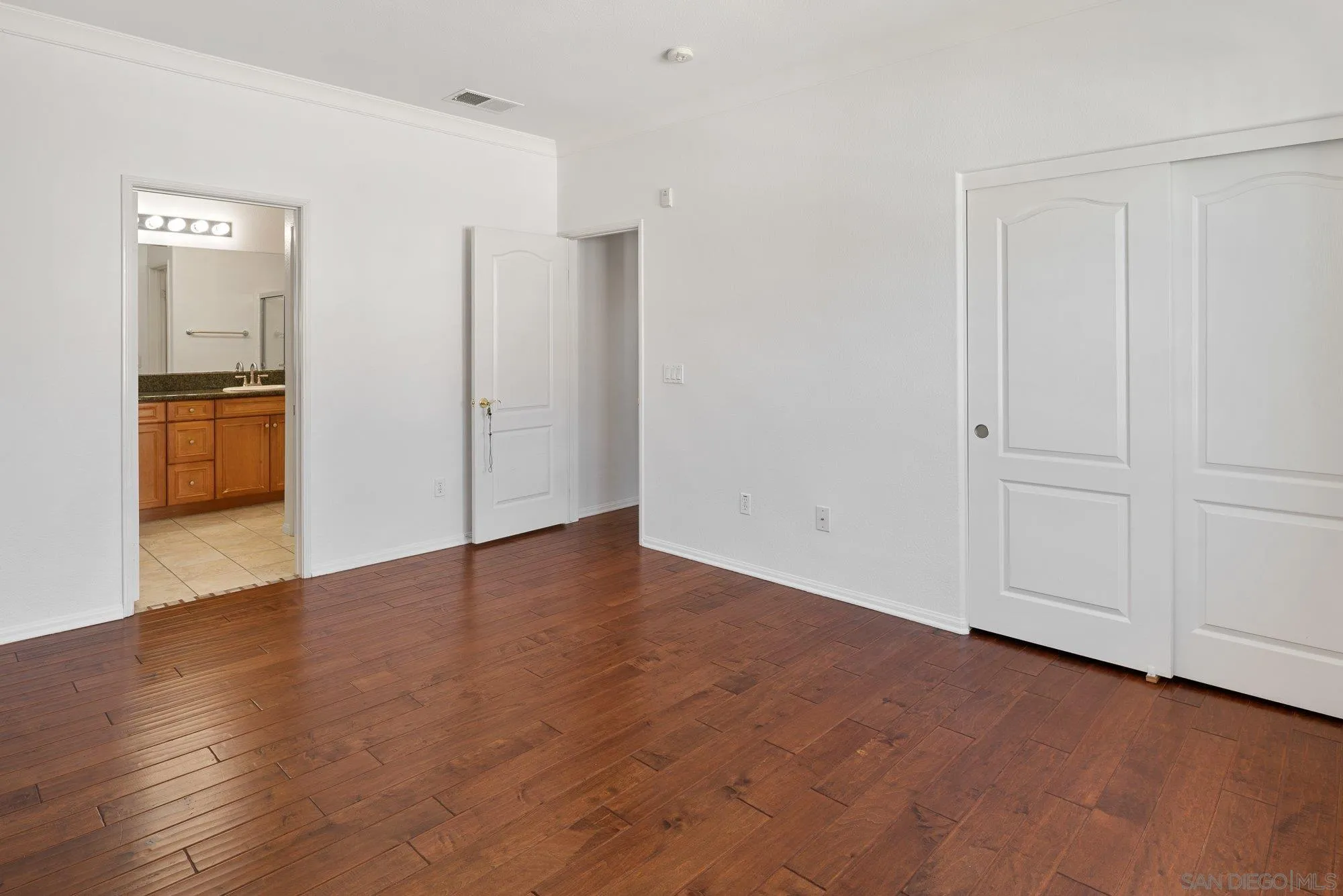 Photo #34: 260019578 Listing: Photo #34