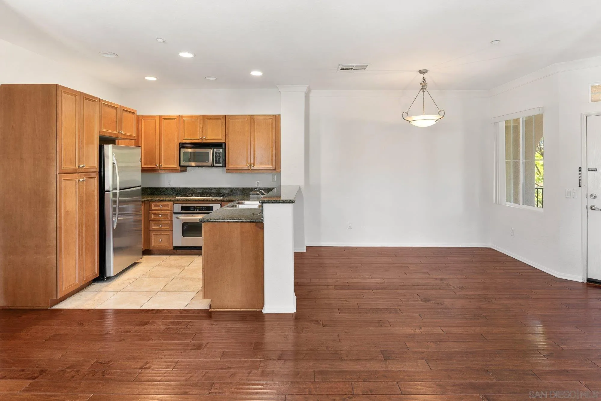Photo #15: 260019578 Listing: Photo #15
