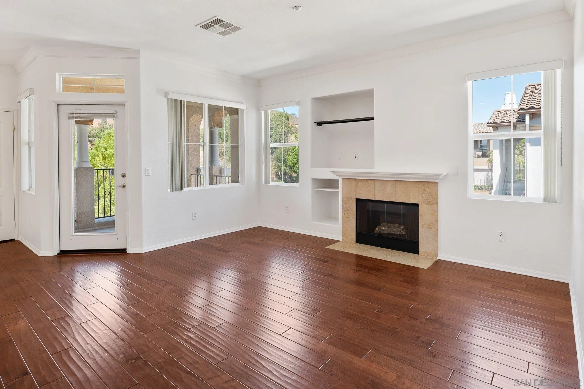 Photo #12: 260019578 Listing: Photo #12