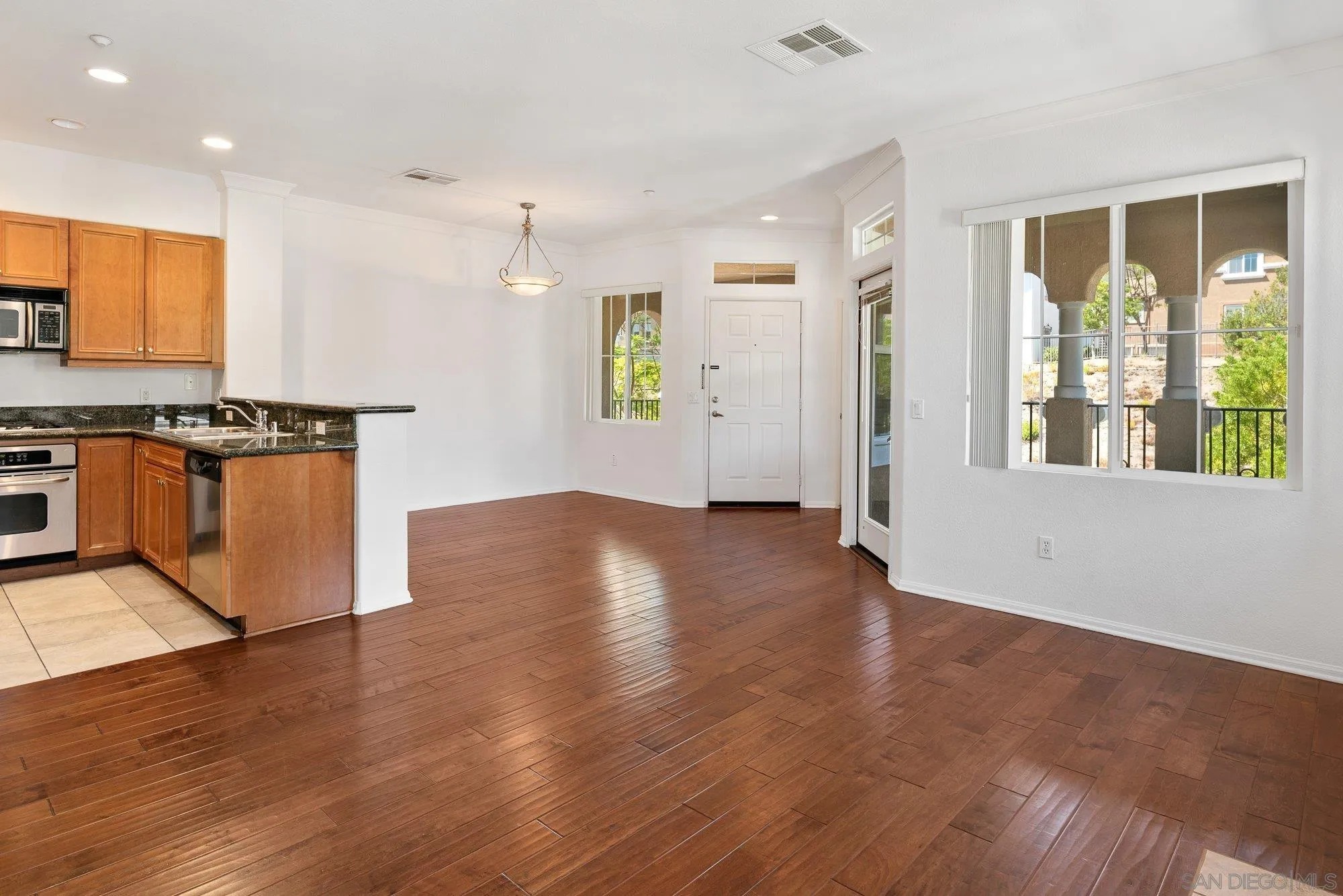Photo #13: 260019578 Listing: Photo #13