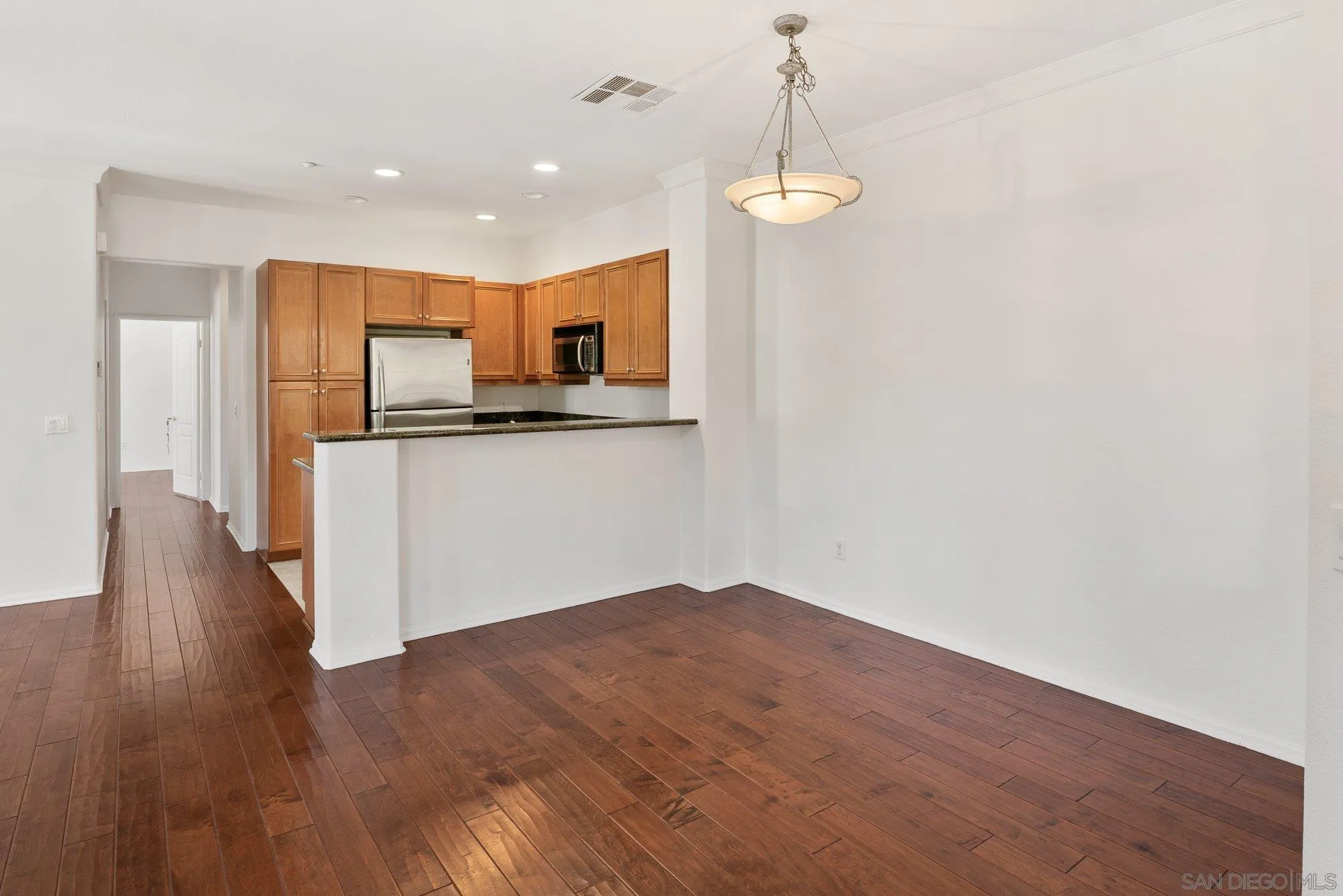 Photo #18: 260019578 Listing: Photo #18