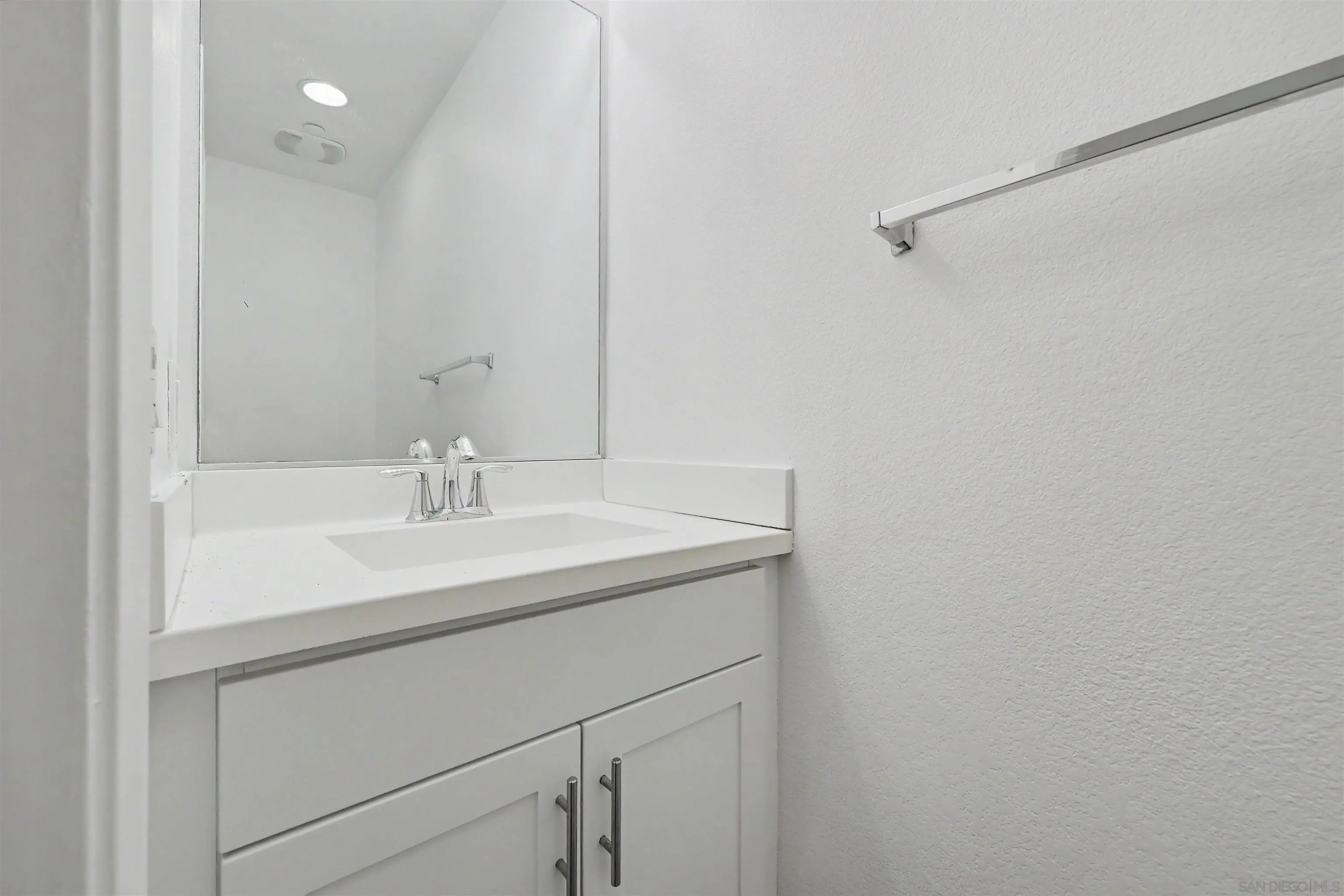 https://cdn.realtyfeed.com/cdn/127/260019583/559371941143ba030992f185915ea9d2.webp