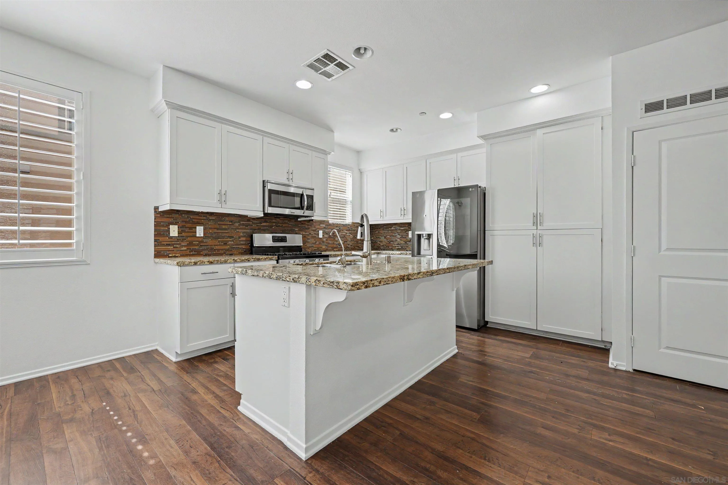 Photo #11: 260019583 Listing: Photo #11