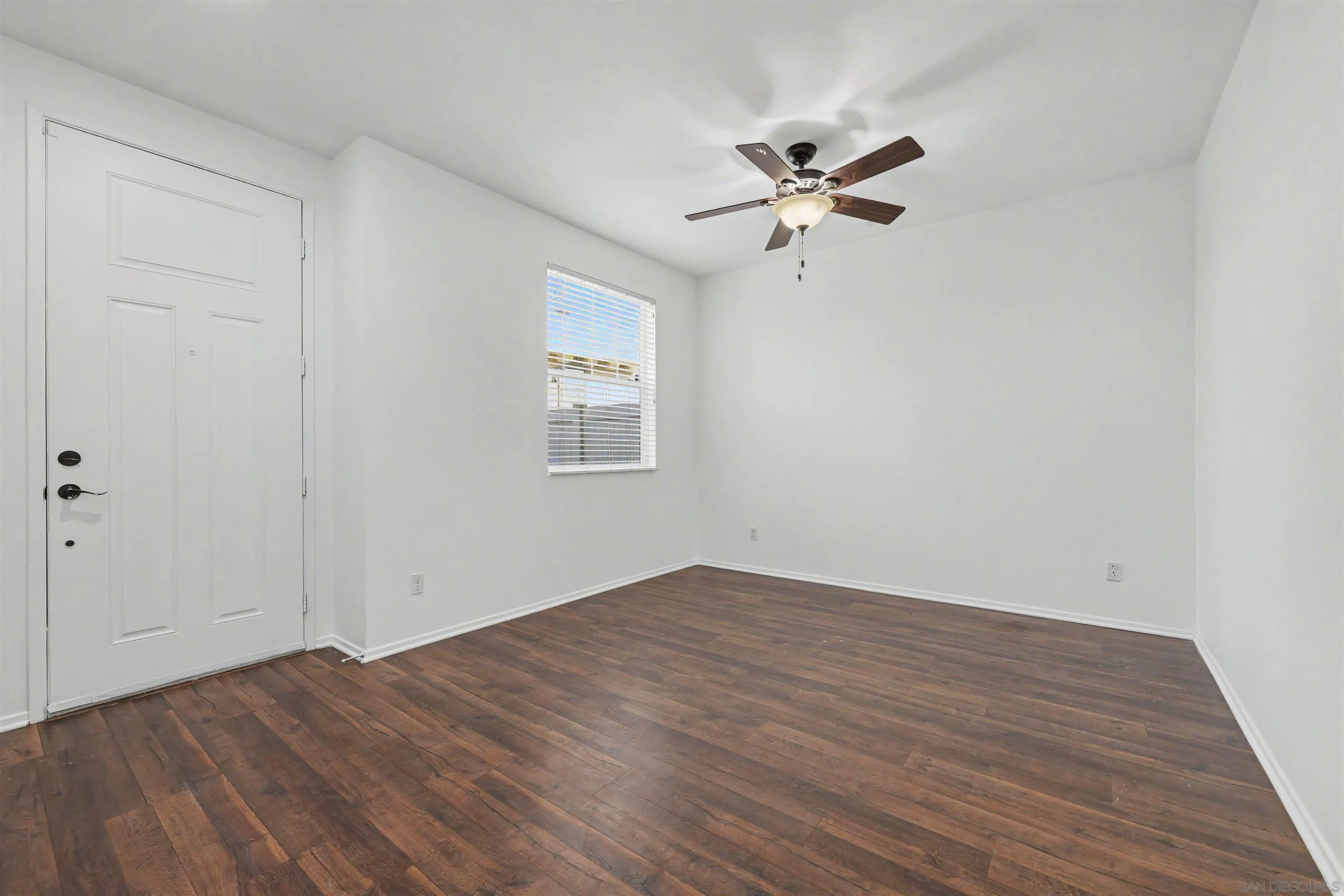 https://cdn.realtyfeed.com/cdn/127/260019583/7f9bc1c59d4c3e53036af785ac77098b.webp