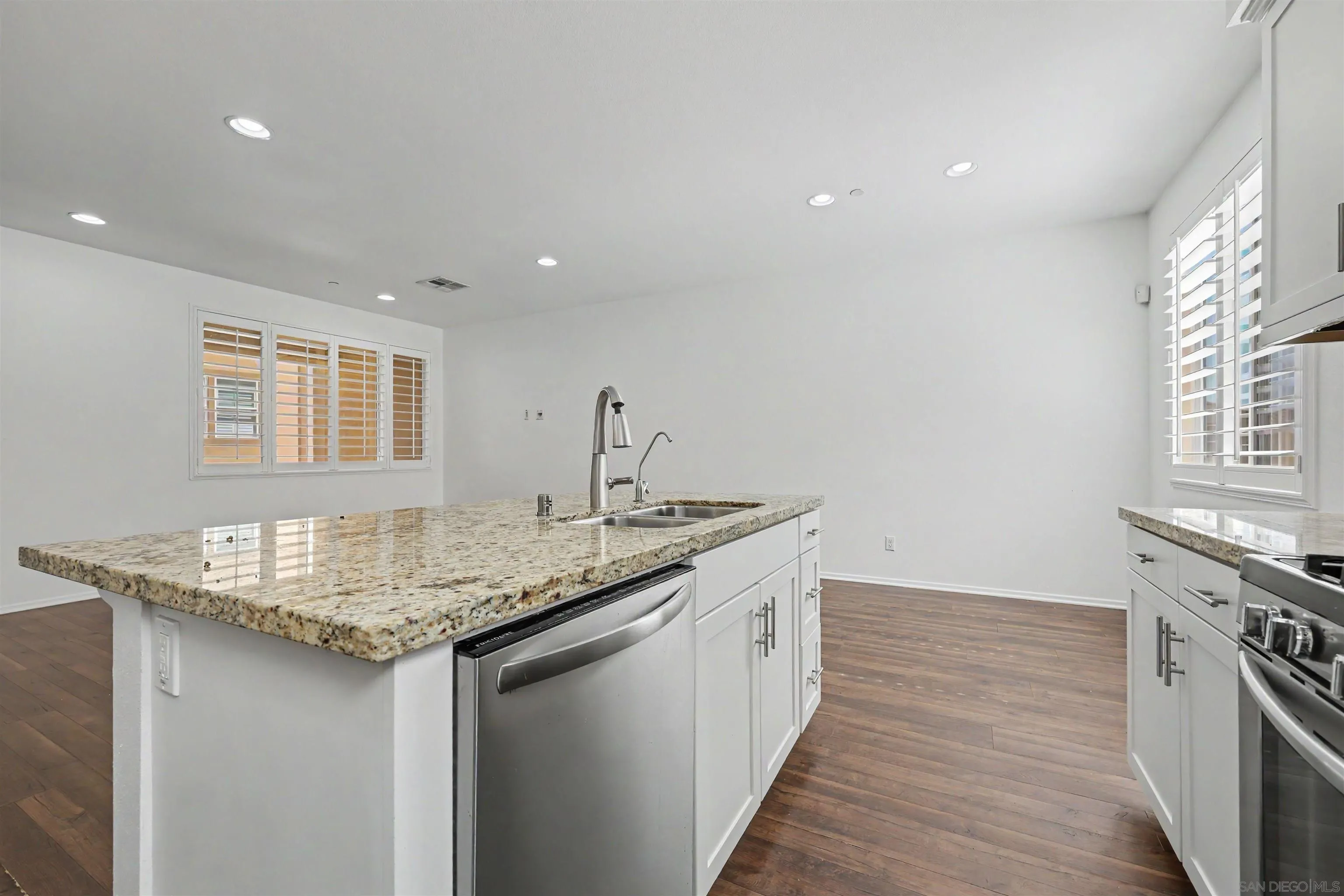 Photo #14: 260019583 Listing: Photo #14