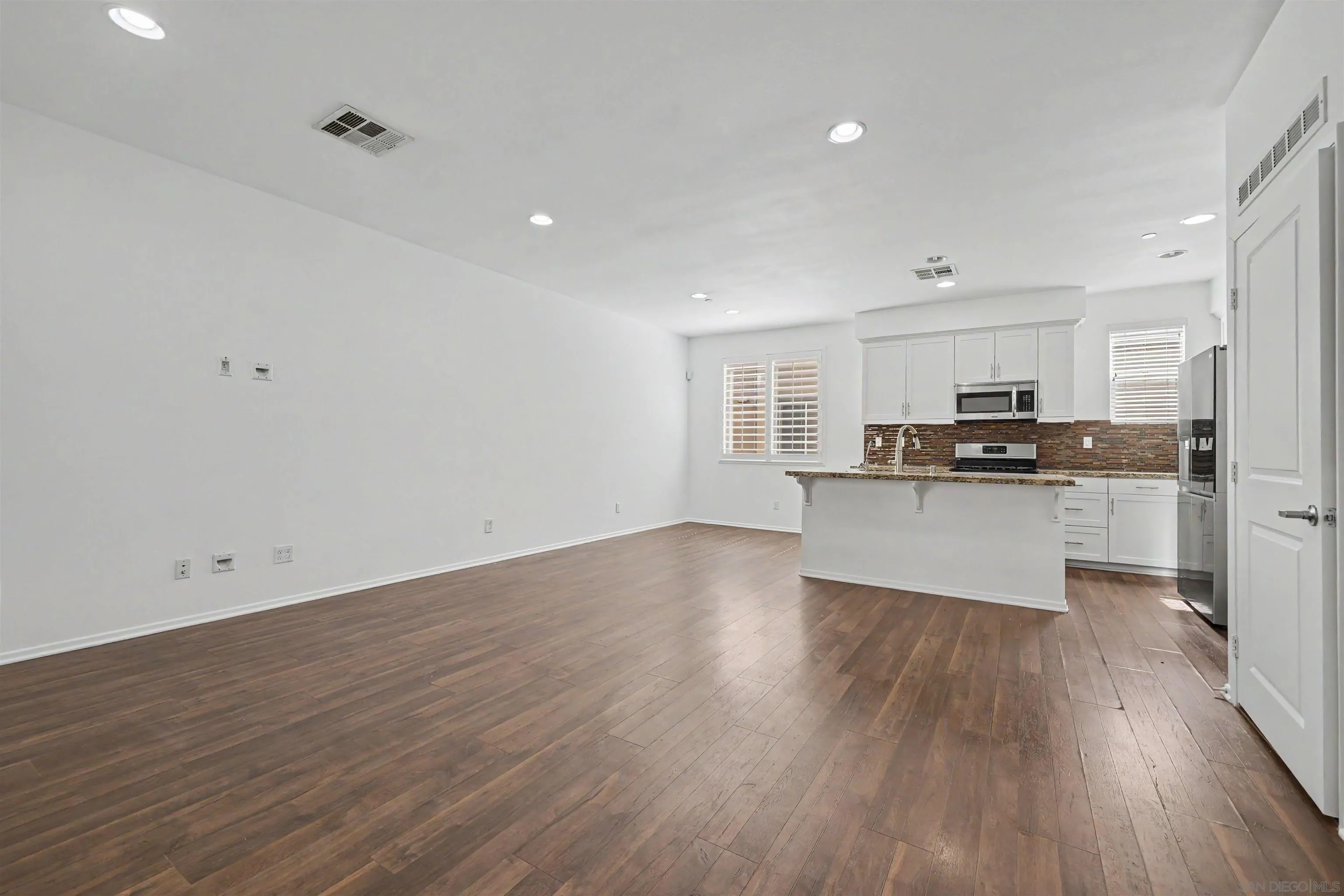 Photo #7: 260019583 Listing: Photo #7