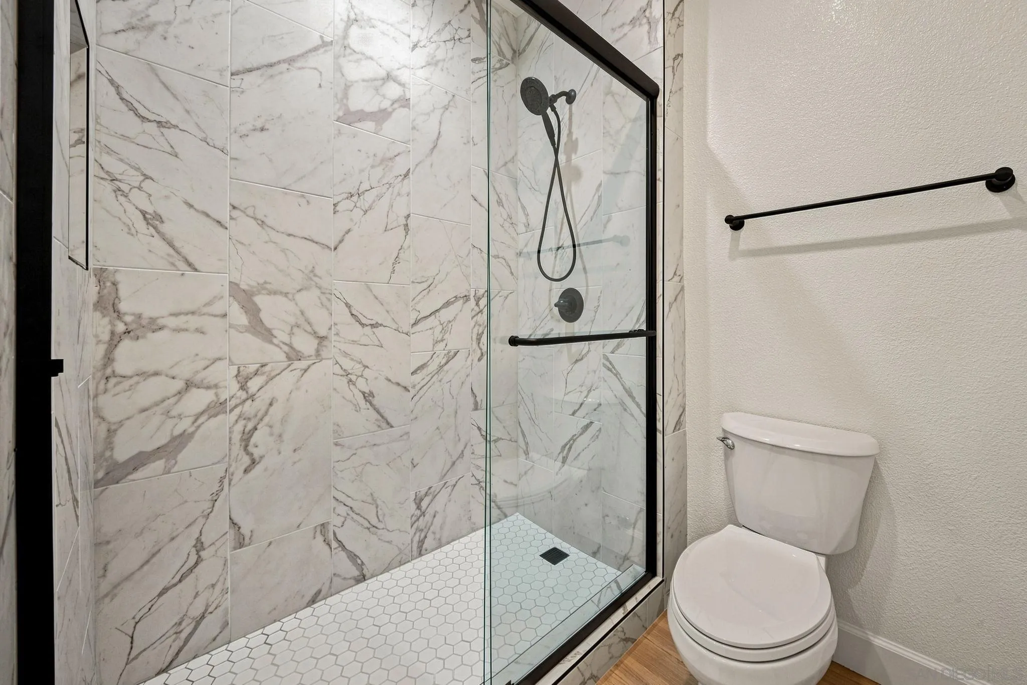 Photo #8: 260019584 Listing: Photo #8