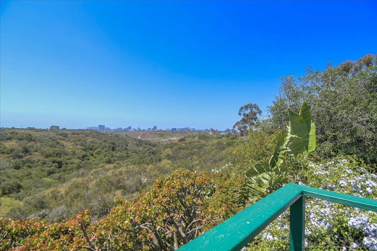 https://cdn.realtyfeed.com/cdn/127/260019589/0a58e20fff3e2fde83df1dd13bb260b3.webp