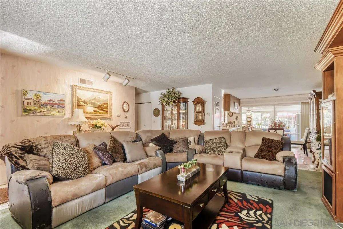 https://cdn.realtyfeed.com/cdn/127/260019589/6d03db8e5c0d331fbd2b13b8c641c73c.webp