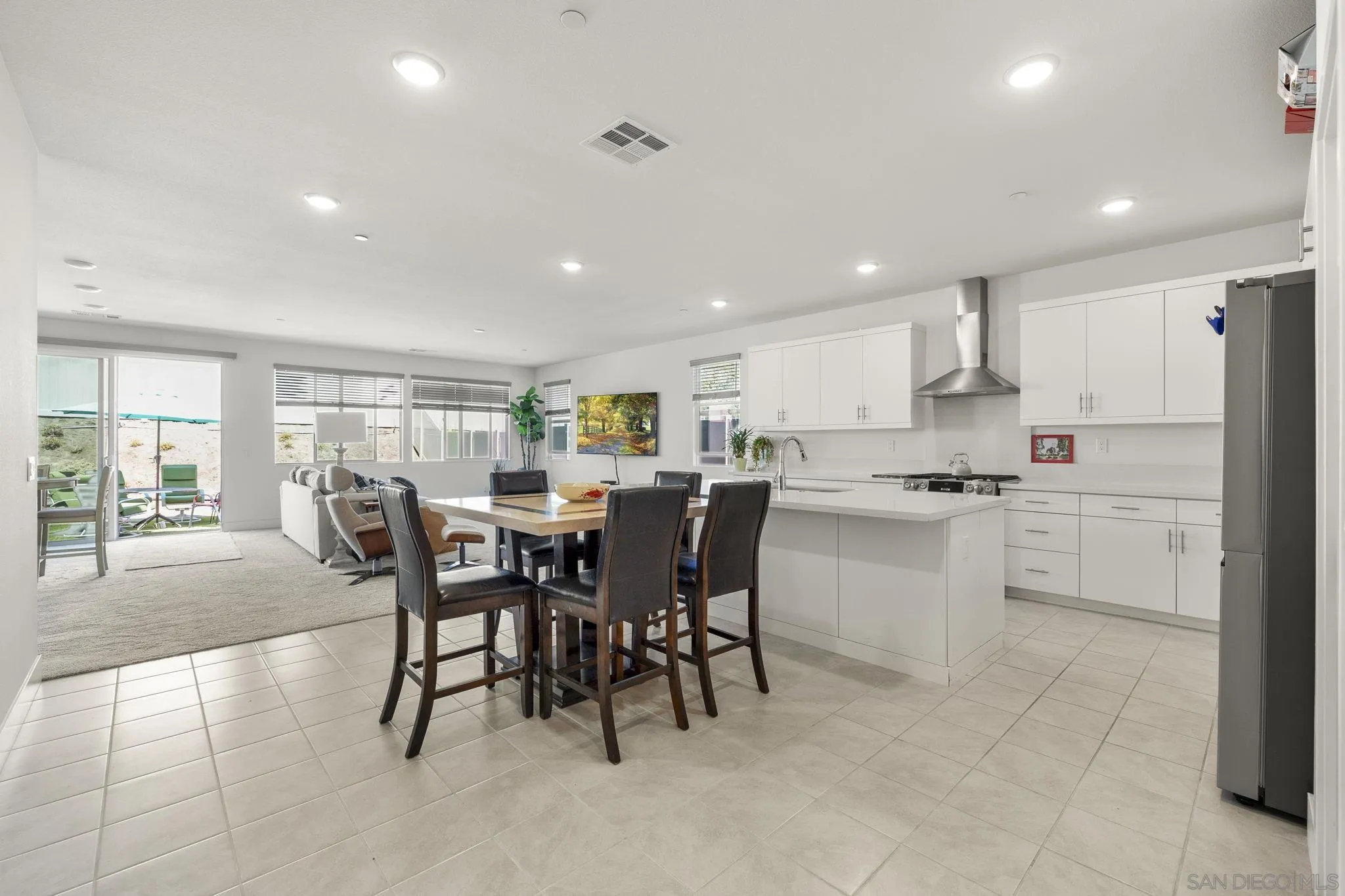 https://cdn.realtyfeed.com/cdn/127/260019590/55c764f40a9ececf366269b21a047d71.webp