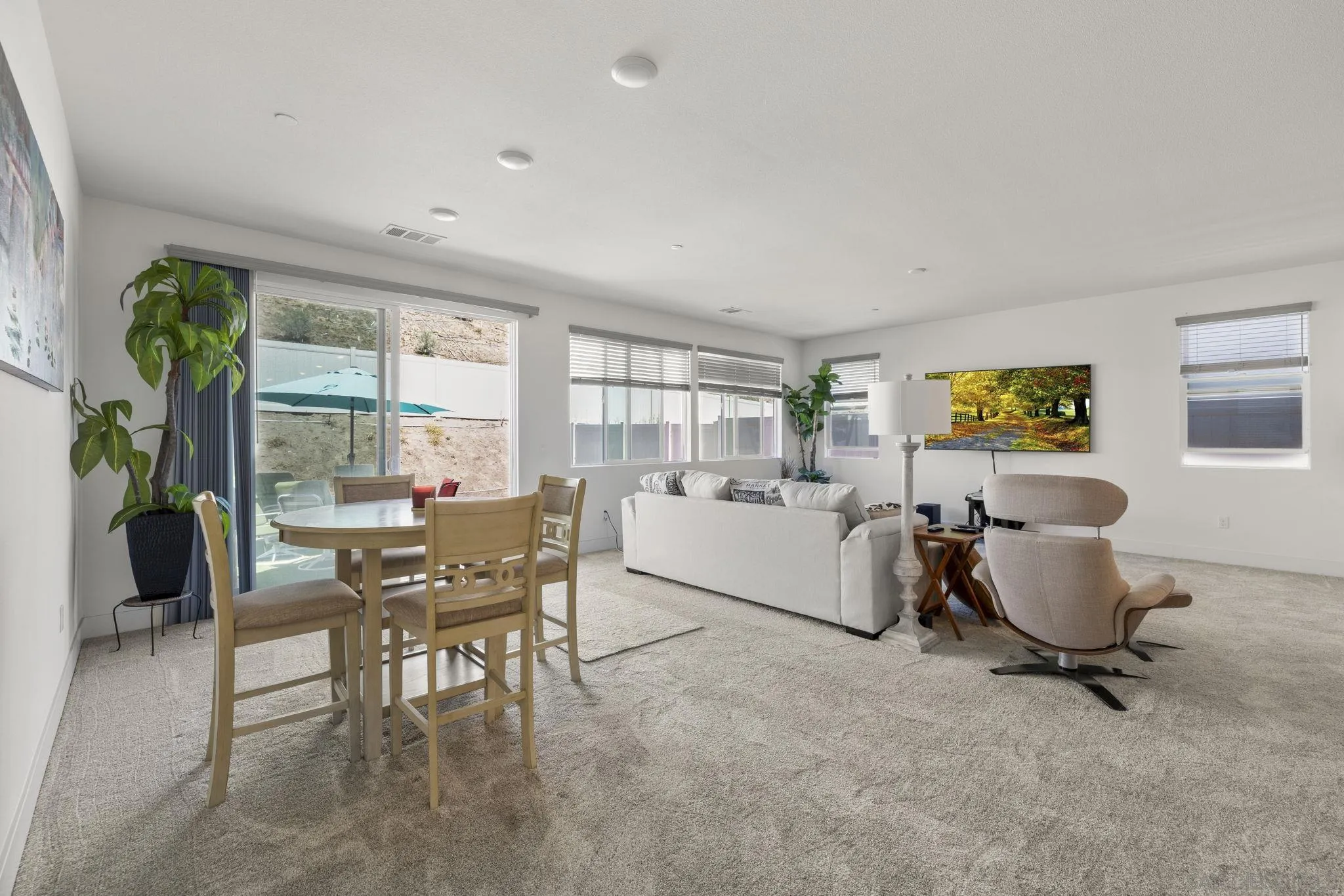https://cdn.realtyfeed.com/cdn/127/260019590/5bbb5e7e014855ba473541354e36b428.webp
