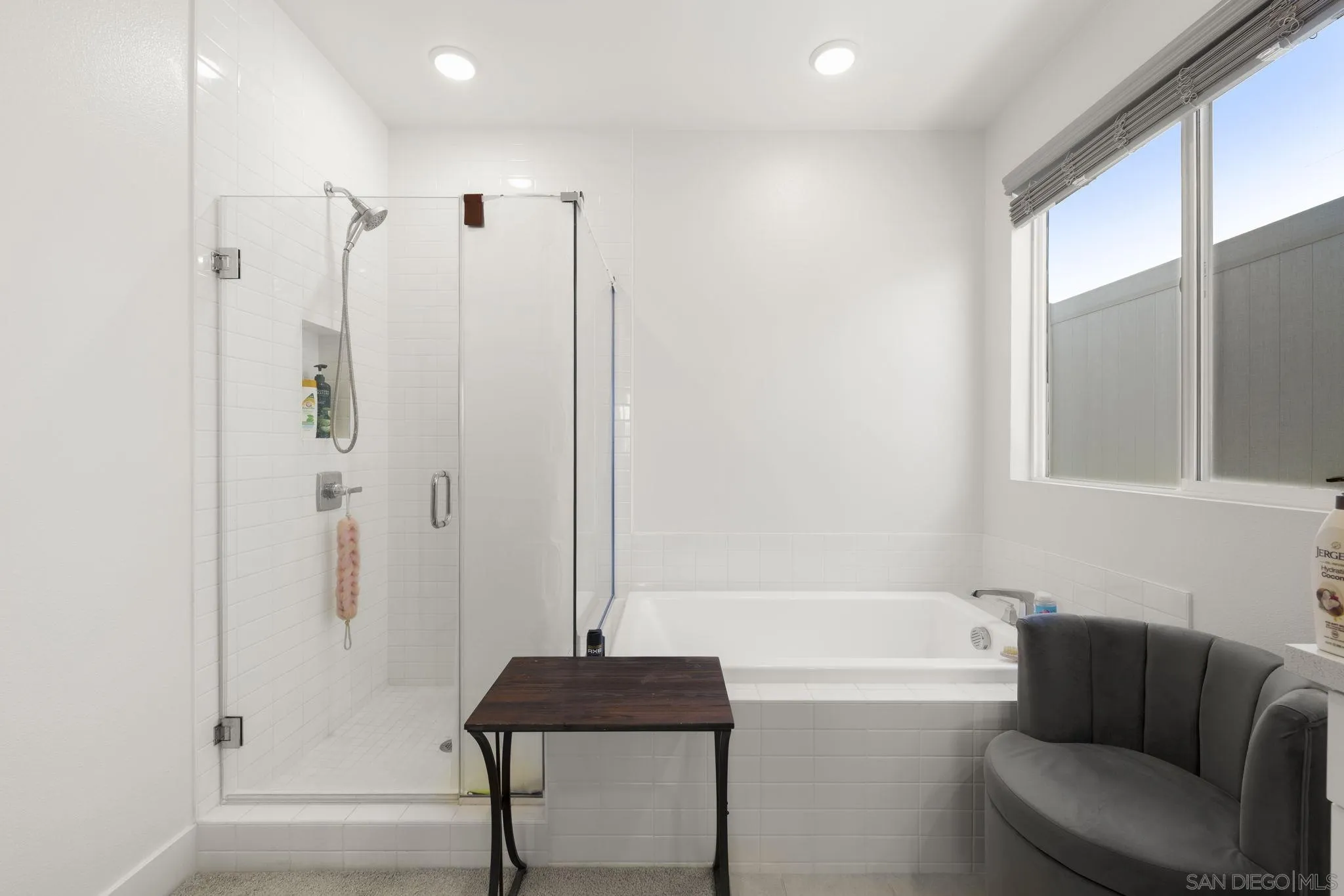 https://cdn.realtyfeed.com/cdn/127/260019590/fd641e75b18277bde50818fb5fe31545.webp