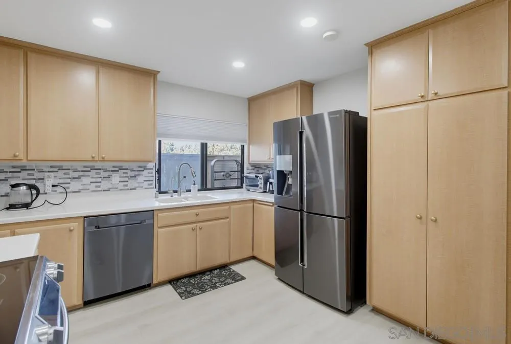 Photo #8: 260019591 Listing: Photo #8