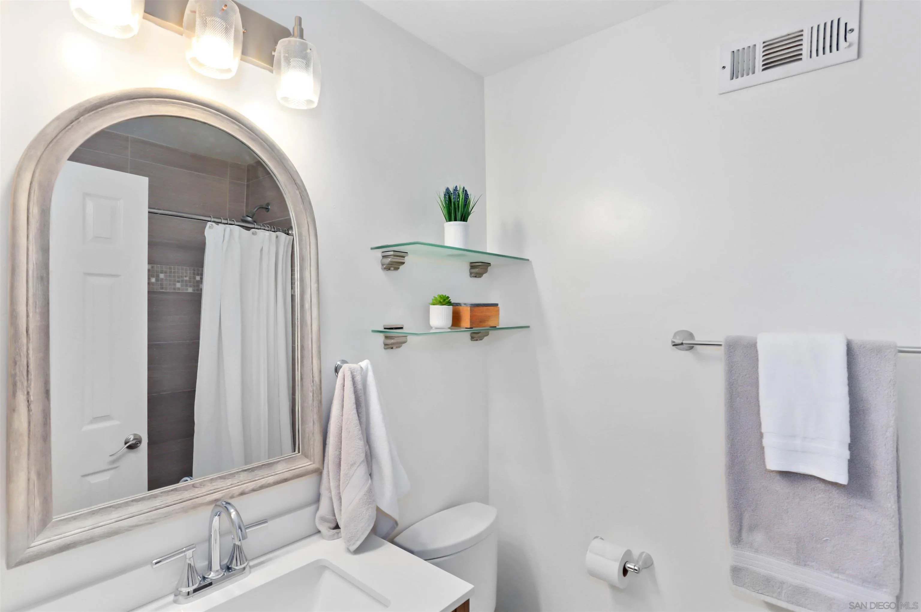 https://cdn.realtyfeed.com/cdn/127/260019592/30ce4f5c415775266624e89a27d322f5.webp