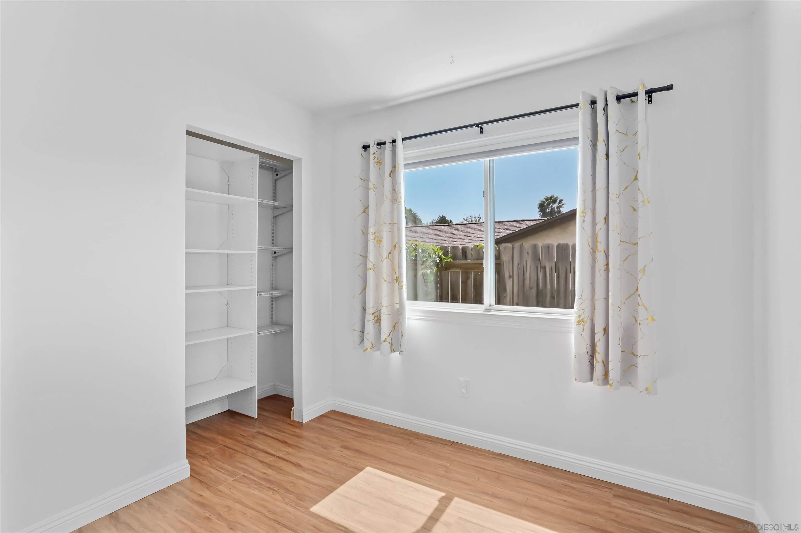 https://cdn.realtyfeed.com/cdn/127/260019592/493273eae7e02711085f56c89b7df056.webp