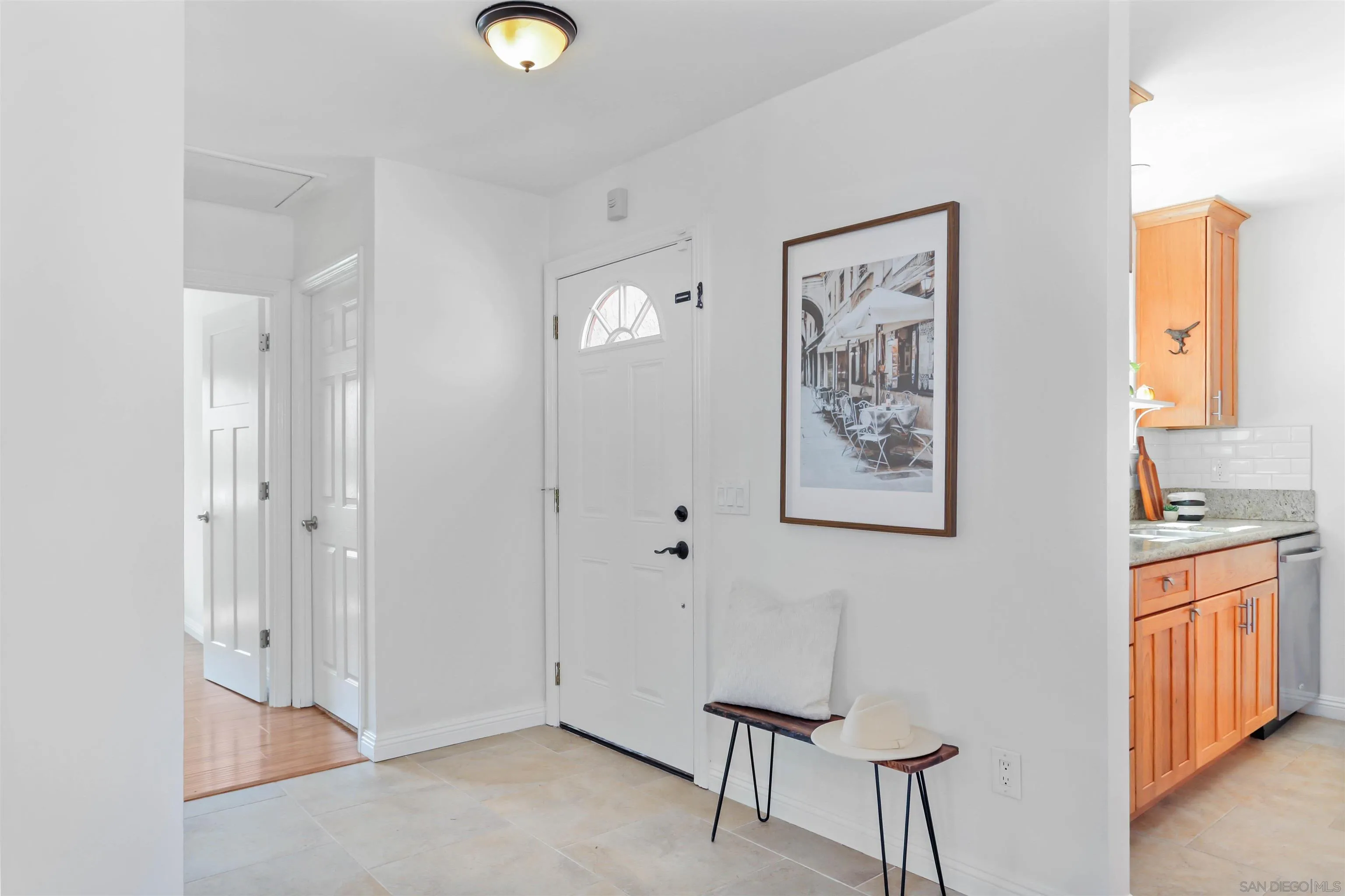 https://cdn.realtyfeed.com/cdn/127/260019592/70e91d6ff2c8adb0e58e00c1690481d7.webp