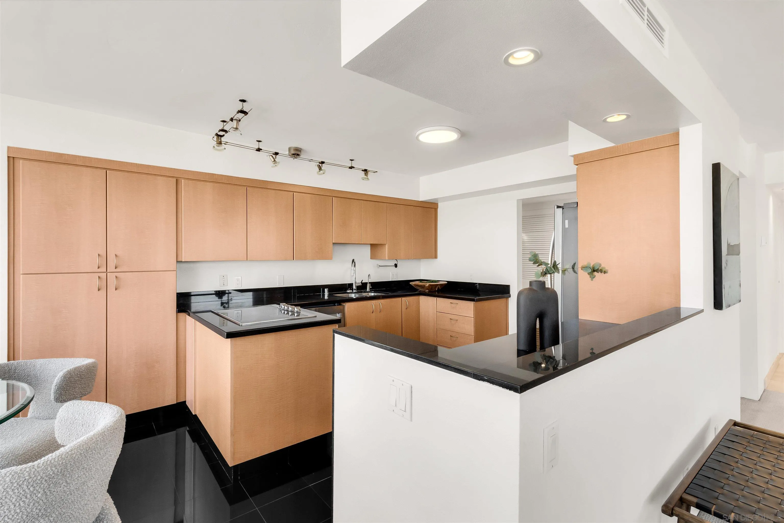 https://cdn.realtyfeed.com/cdn/127/260019593/02ae1c1a23a6297ea02bafe79ccdf237.webp