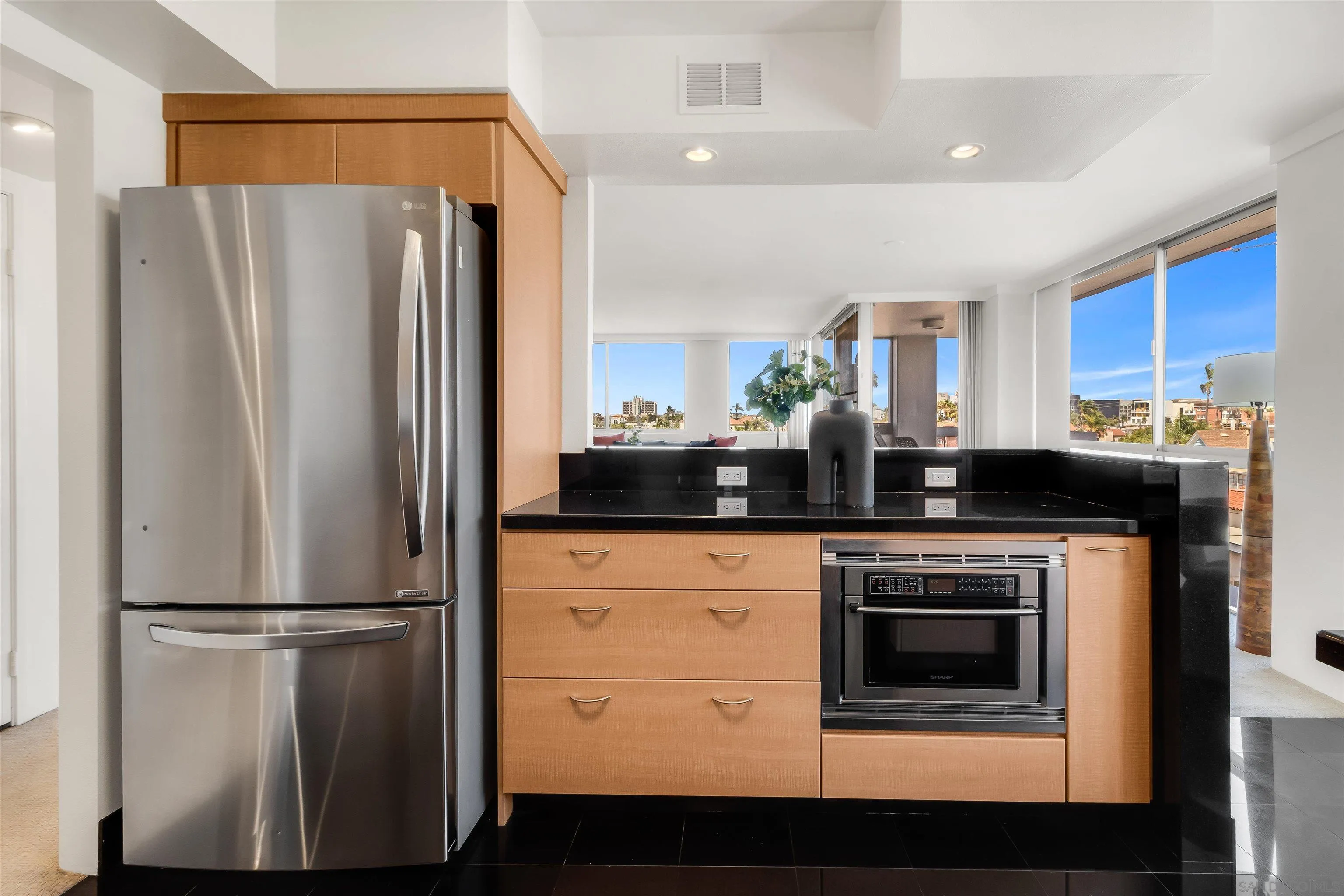 https://cdn.realtyfeed.com/cdn/127/260019593/4e5669a5bc9a36261810c71ba39c9bee.webp