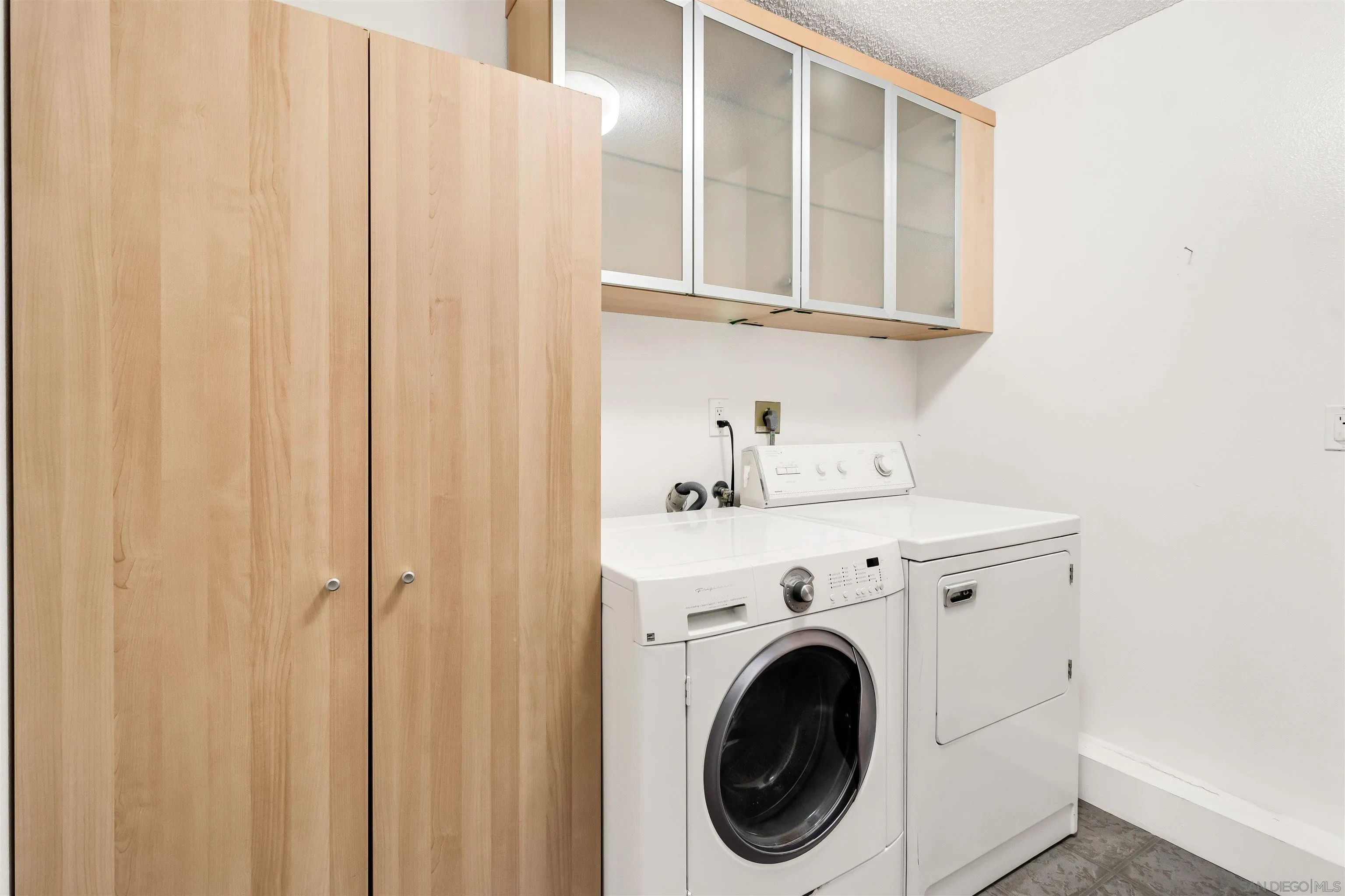 https://cdn.realtyfeed.com/cdn/127/260019593/b1d1aef507dd3b7c3b93641981e0006b.webp