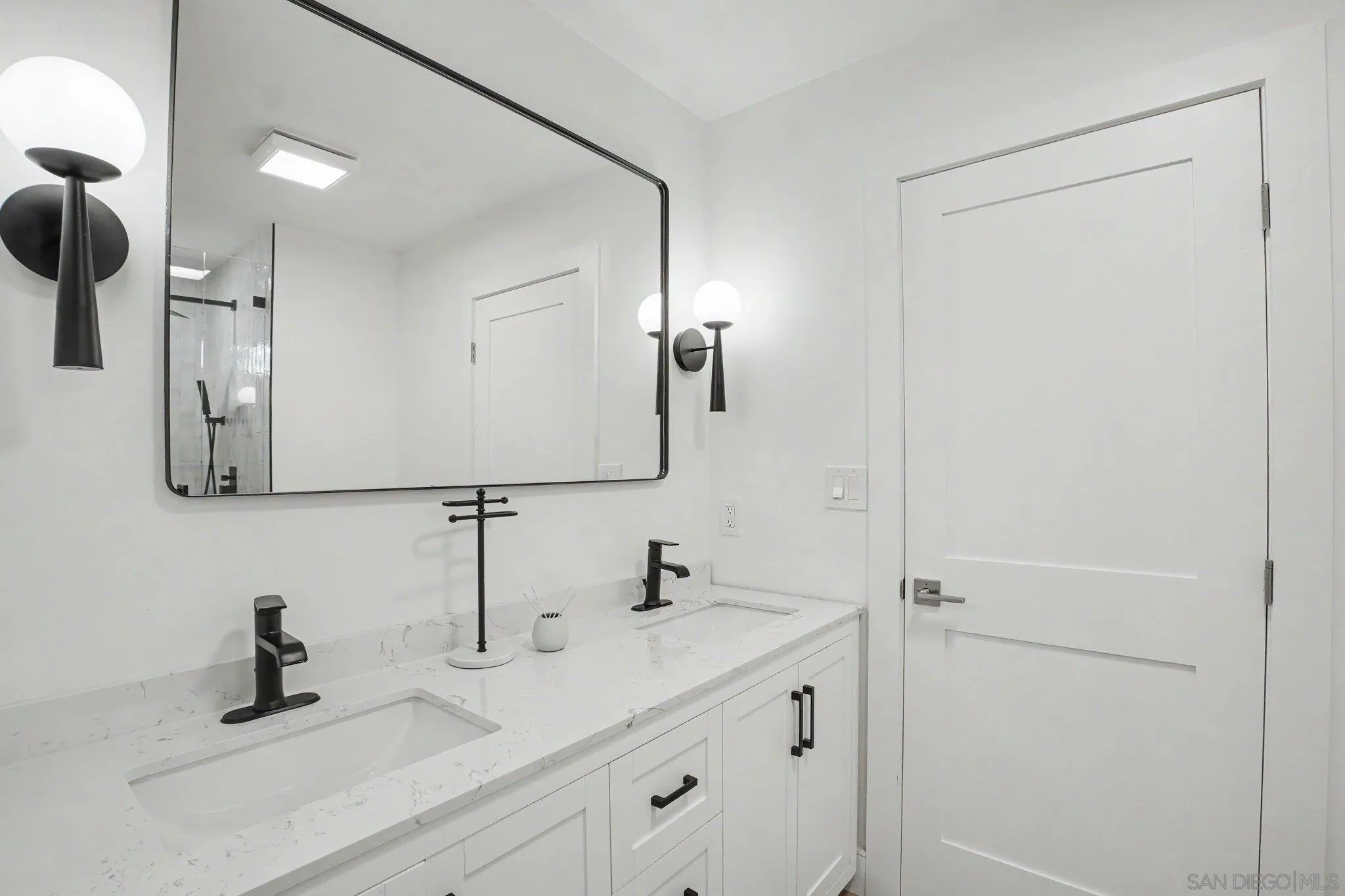 https://cdn.realtyfeed.com/cdn/127/260019596/1179828008e570def8c4f9694ab44e72.webp