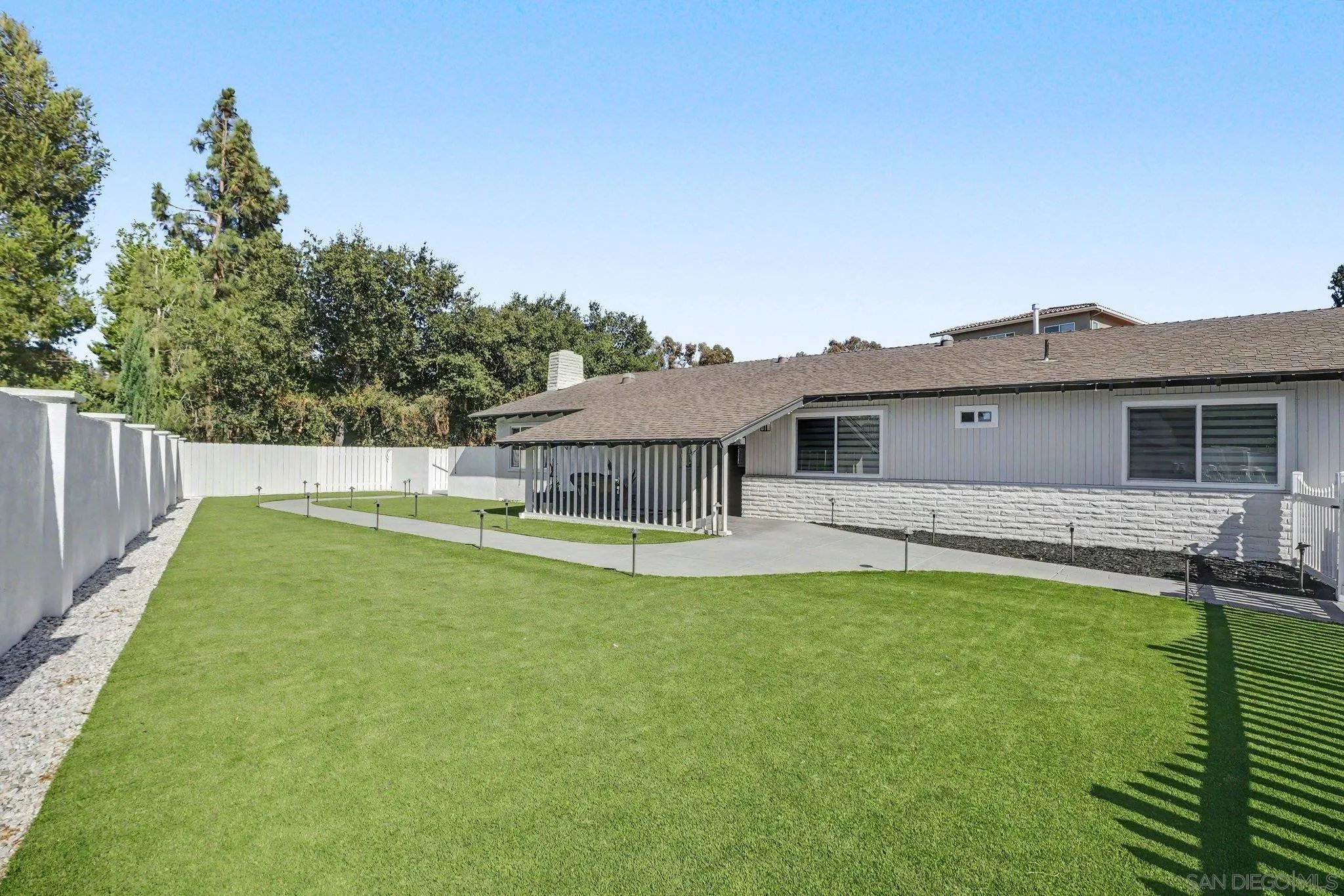 https://cdn.realtyfeed.com/cdn/127/260019596/12eb5514a383e435a37e274dbd5cc2ec.webp