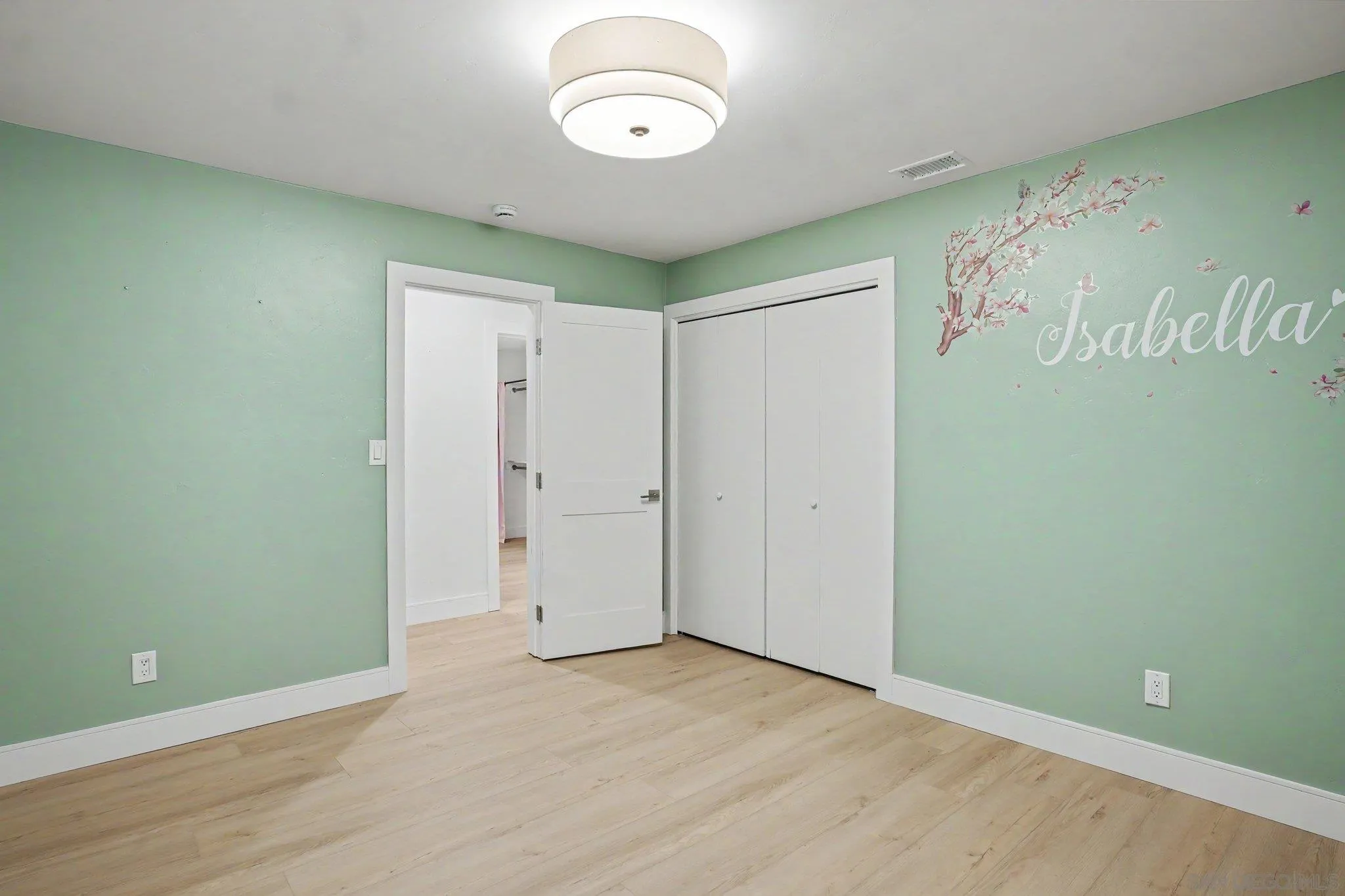https://cdn.realtyfeed.com/cdn/127/260019596/15cf02181e67b4f22977f8730b6bf62d.webp