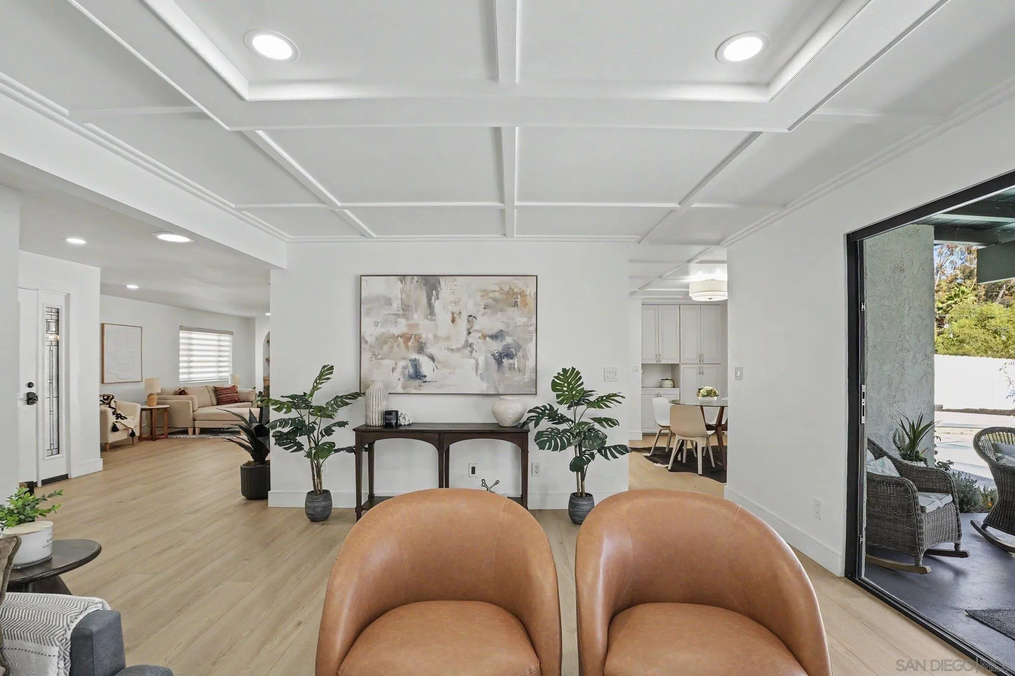 https://cdn.realtyfeed.com/cdn/127/260019596/30830ed00d82357f8b656636640bfbe8.webp
