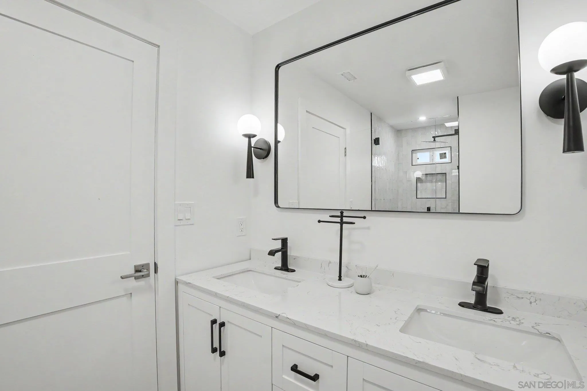 https://cdn.realtyfeed.com/cdn/127/260019596/55505096770602124611f65ab5c9005a.webp