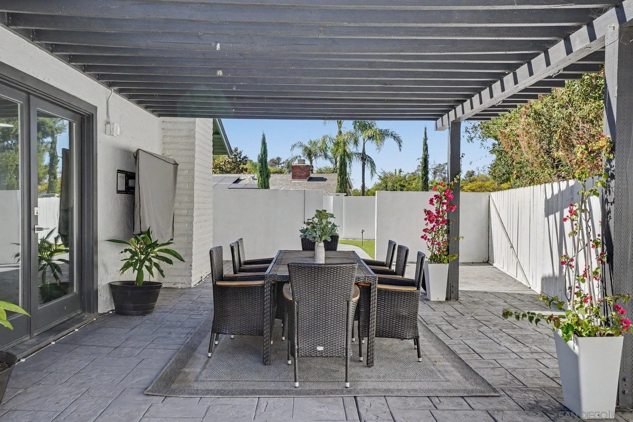https://cdn.realtyfeed.com/cdn/127/260019596/a5ba8176ceb608e6432e2f9fcc2acb2d.webp