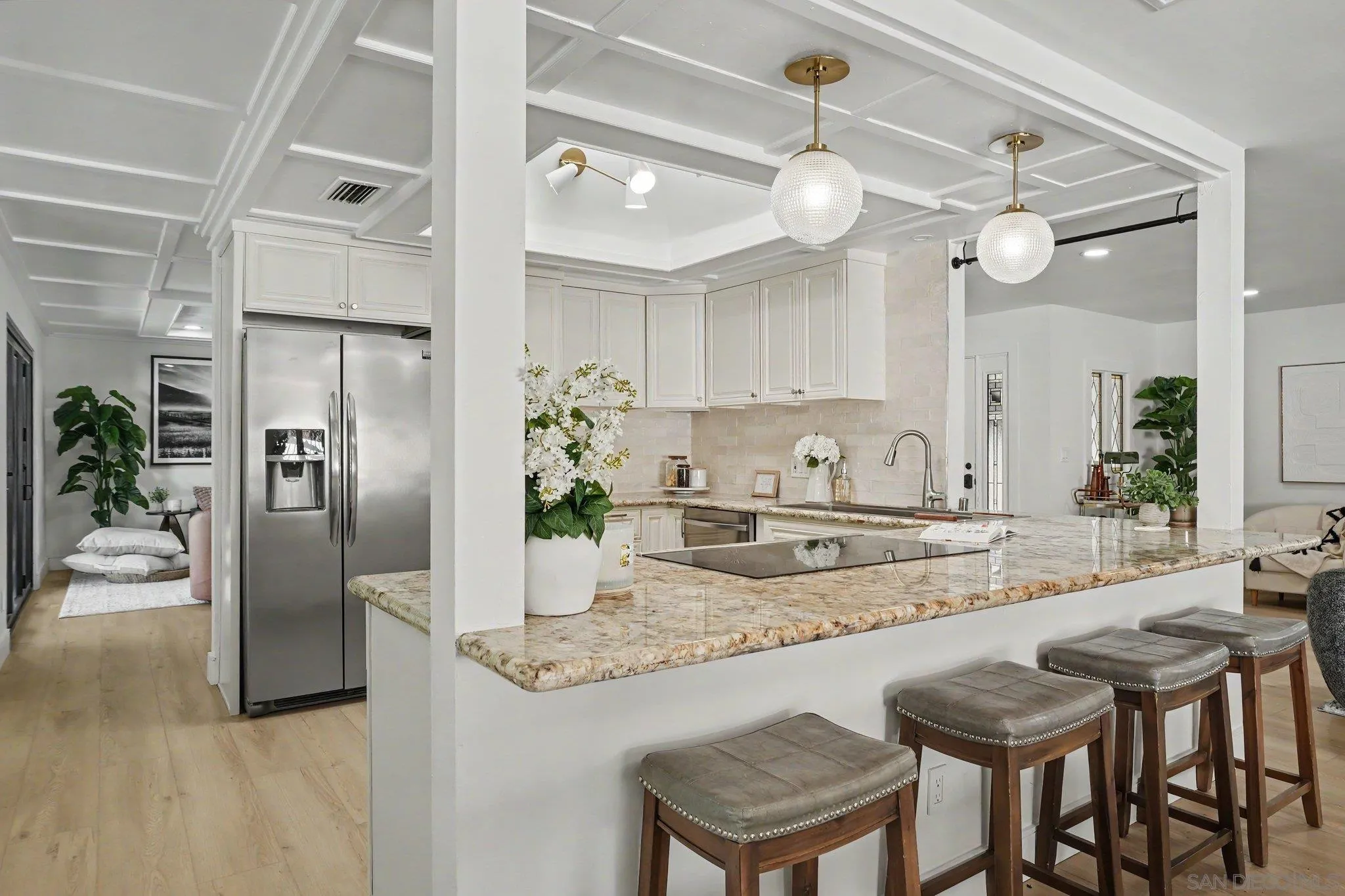 https://cdn.realtyfeed.com/cdn/127/260019596/aa47ca62c03aaf740fe2aeaa6932a32e.webp