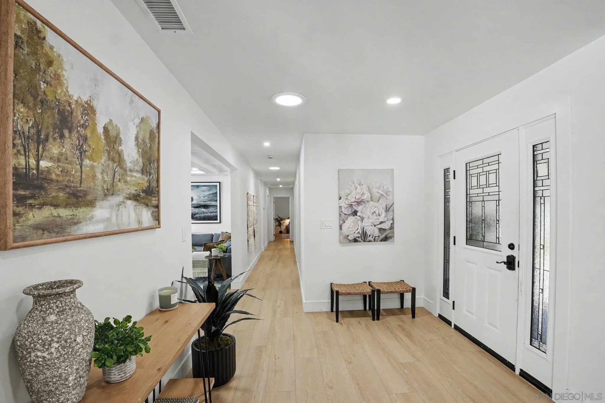 https://cdn.realtyfeed.com/cdn/127/260019596/ce132943dc1d31694852fd27d53b5bc9.webp