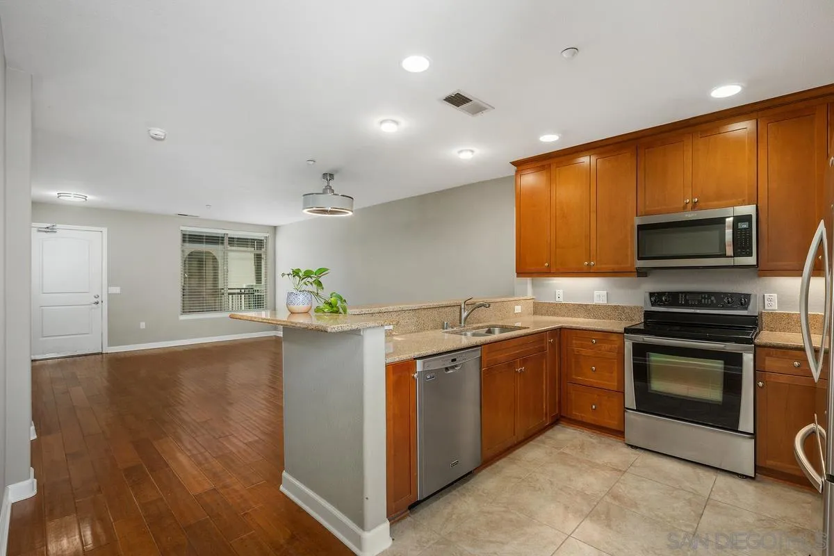Photo #6: 260019607 Listing: Photo #6