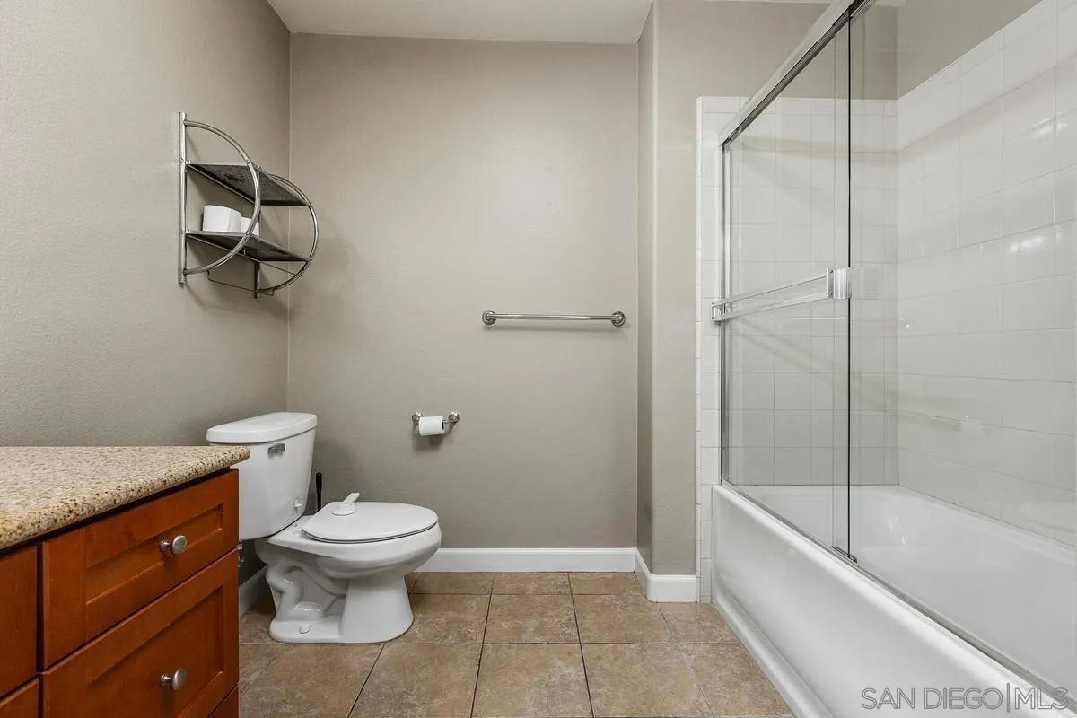 Photo #12: 260019607 Listing: Photo #12
