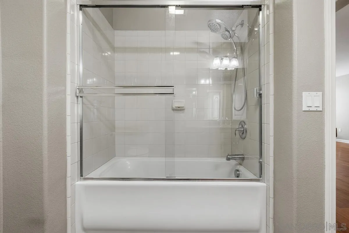 Photo #13: 260019607 Listing: Photo #13