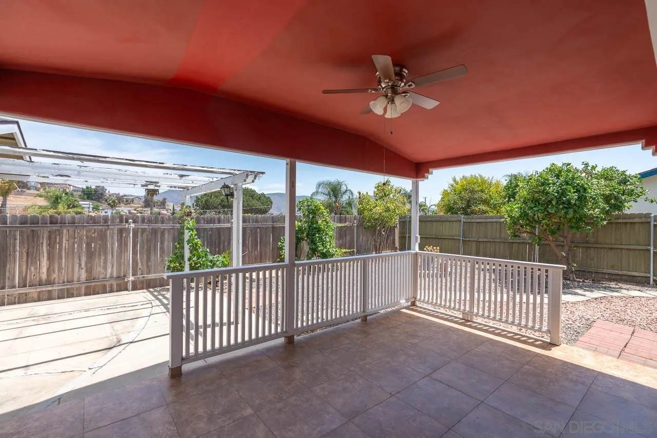 https://cdn.realtyfeed.com/cdn/127/260019610/1d4df7a31bfa57b852516d101cf6ae99.webp
