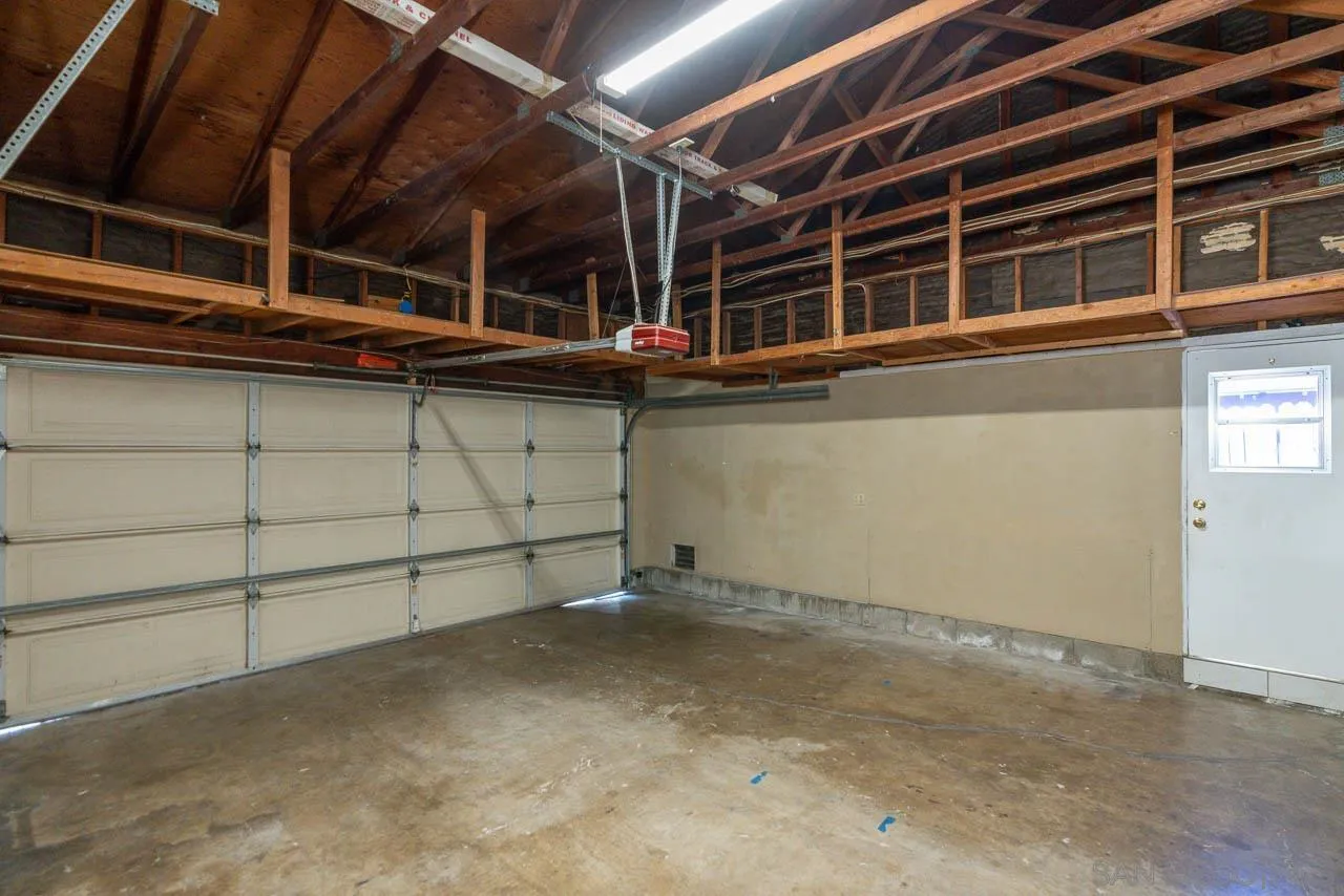 https://cdn.realtyfeed.com/cdn/127/260019610/9ddcc2c902aa021923e407a0c8560576.webp