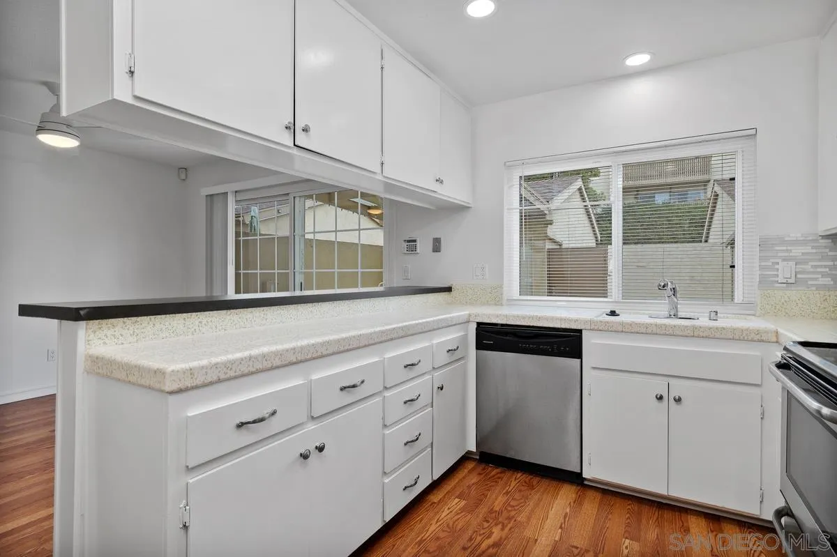 Photo #10: 260019611 Listing: Photo #10