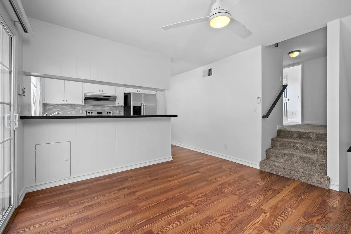 Photo #7: 260019611 Listing: Photo #7