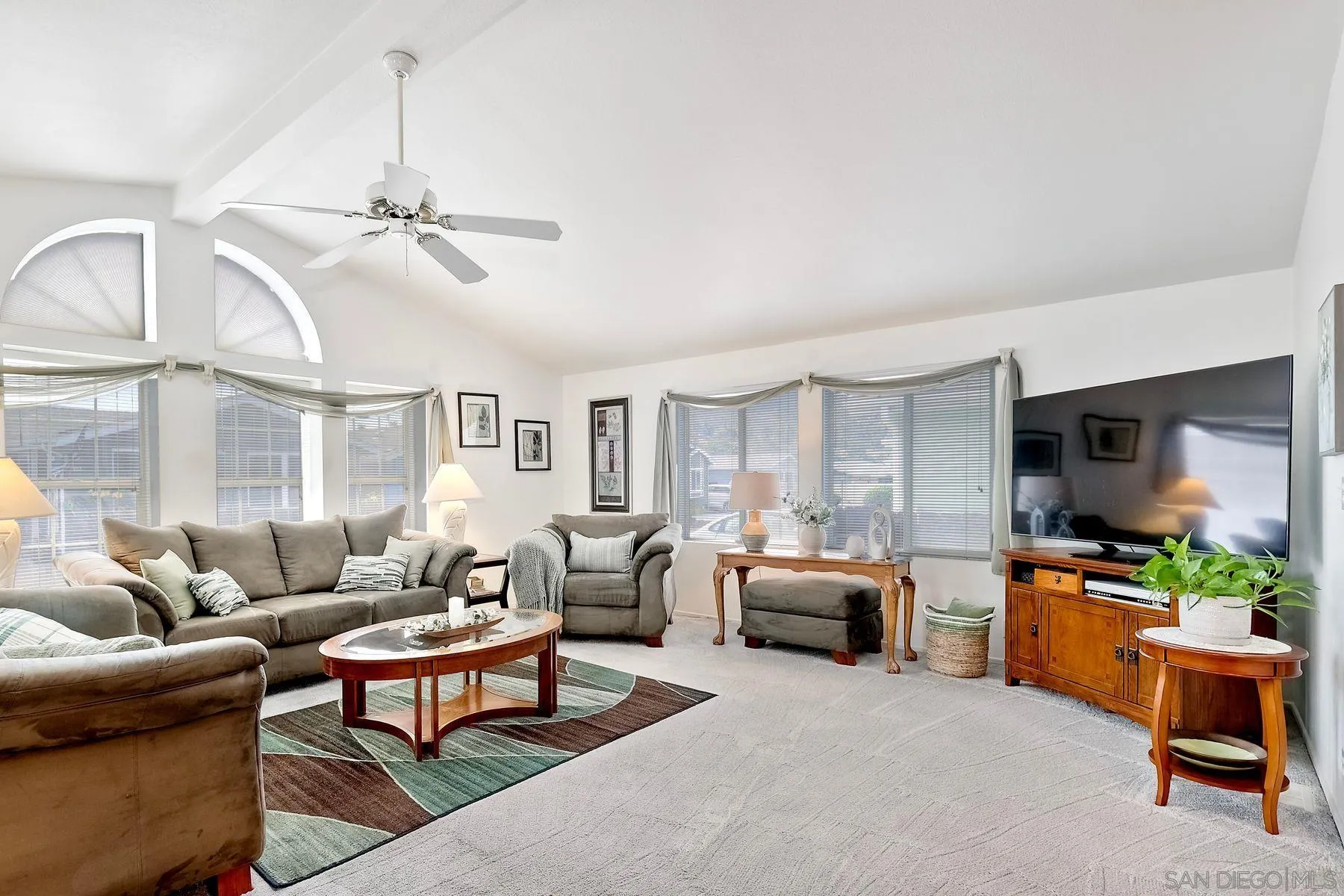 https://cdn.realtyfeed.com/cdn/127/260019616/9de7aade45a7e33d2620002cd3e066e5.webp