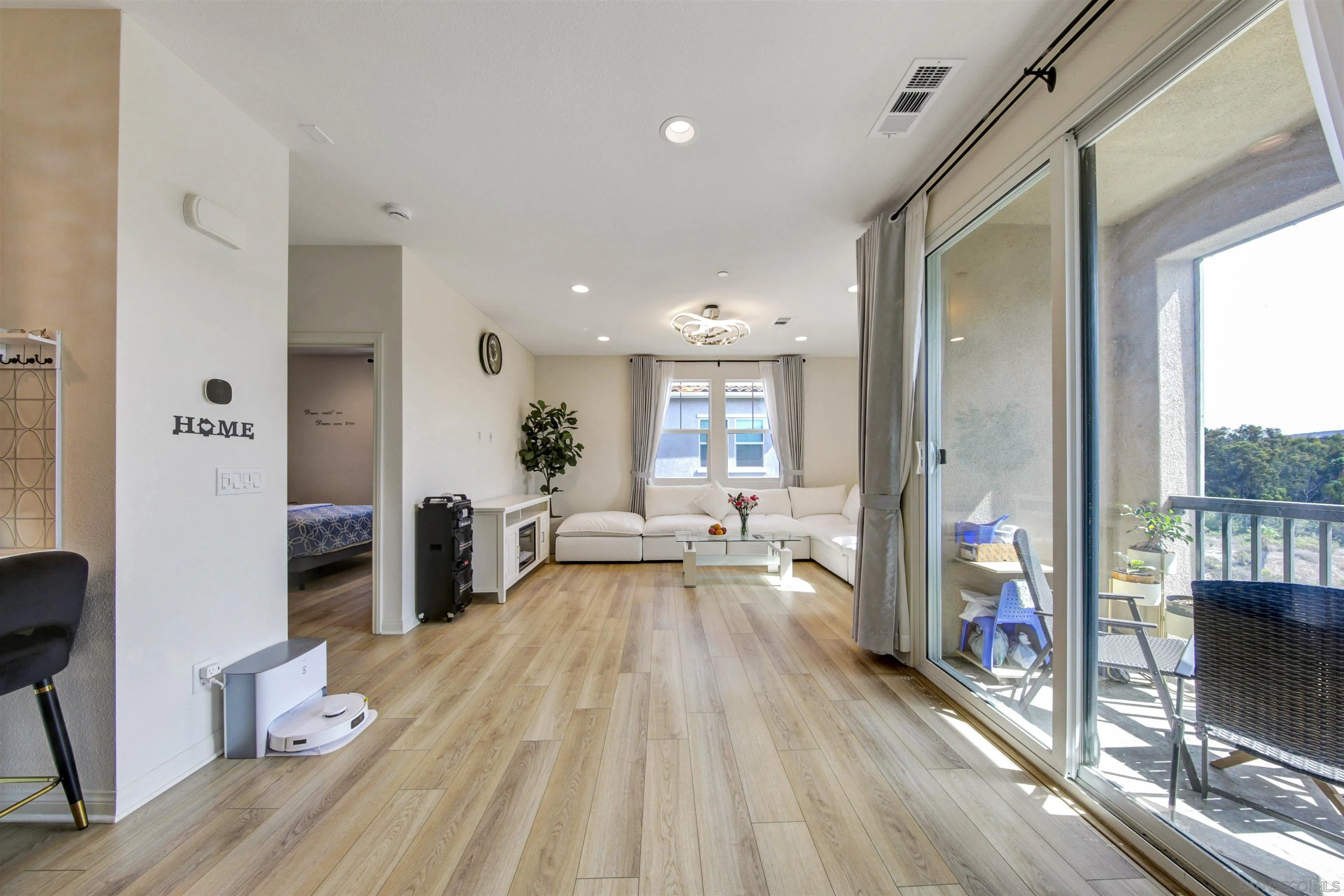 https://cdn.realtyfeed.com/cdn/127/260019618/320d6d946b45f9b419b7a22e51c8da60.webp