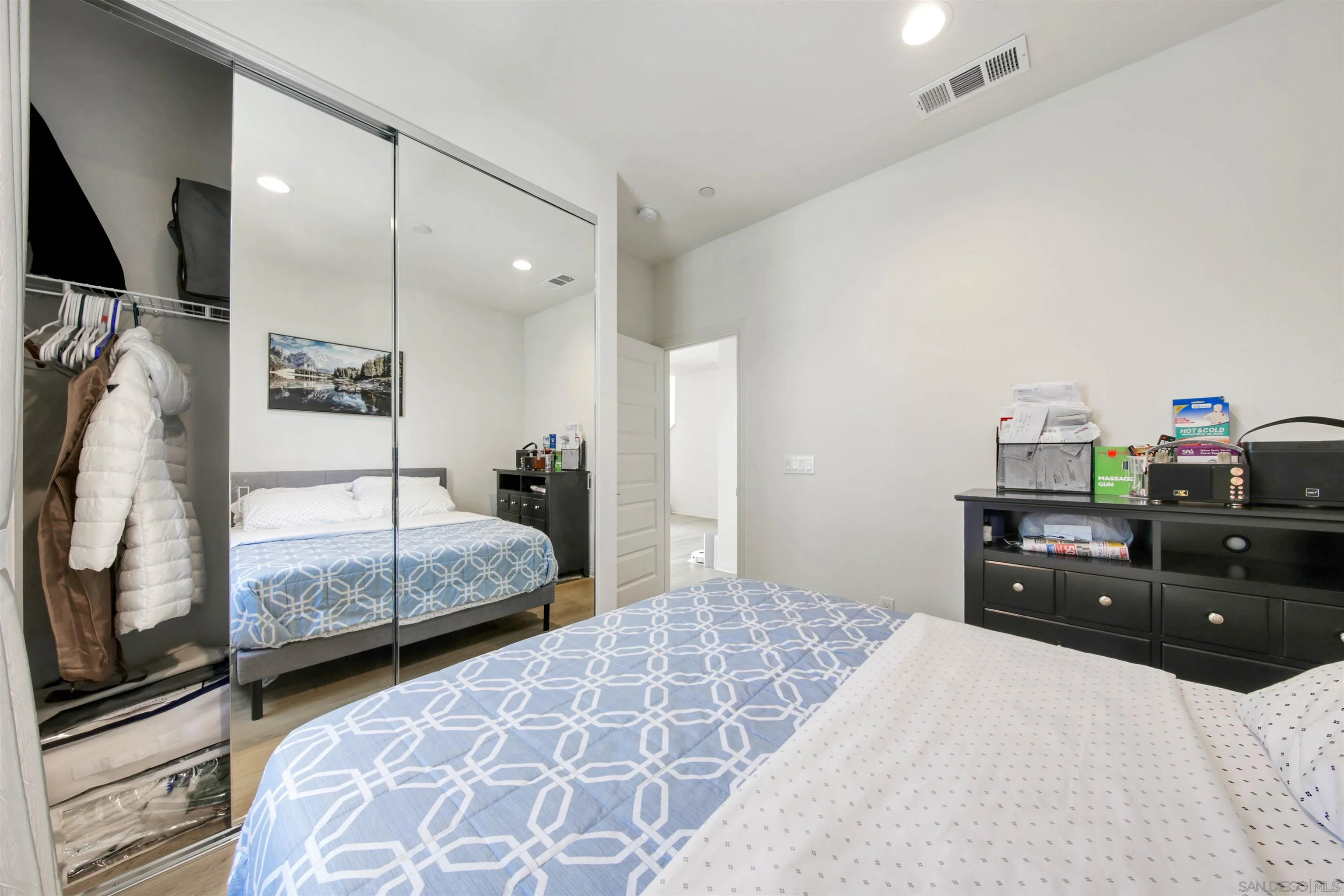 https://cdn.realtyfeed.com/cdn/127/260019618/7ad4d33e74336318a39df1d38d694ffe.webp