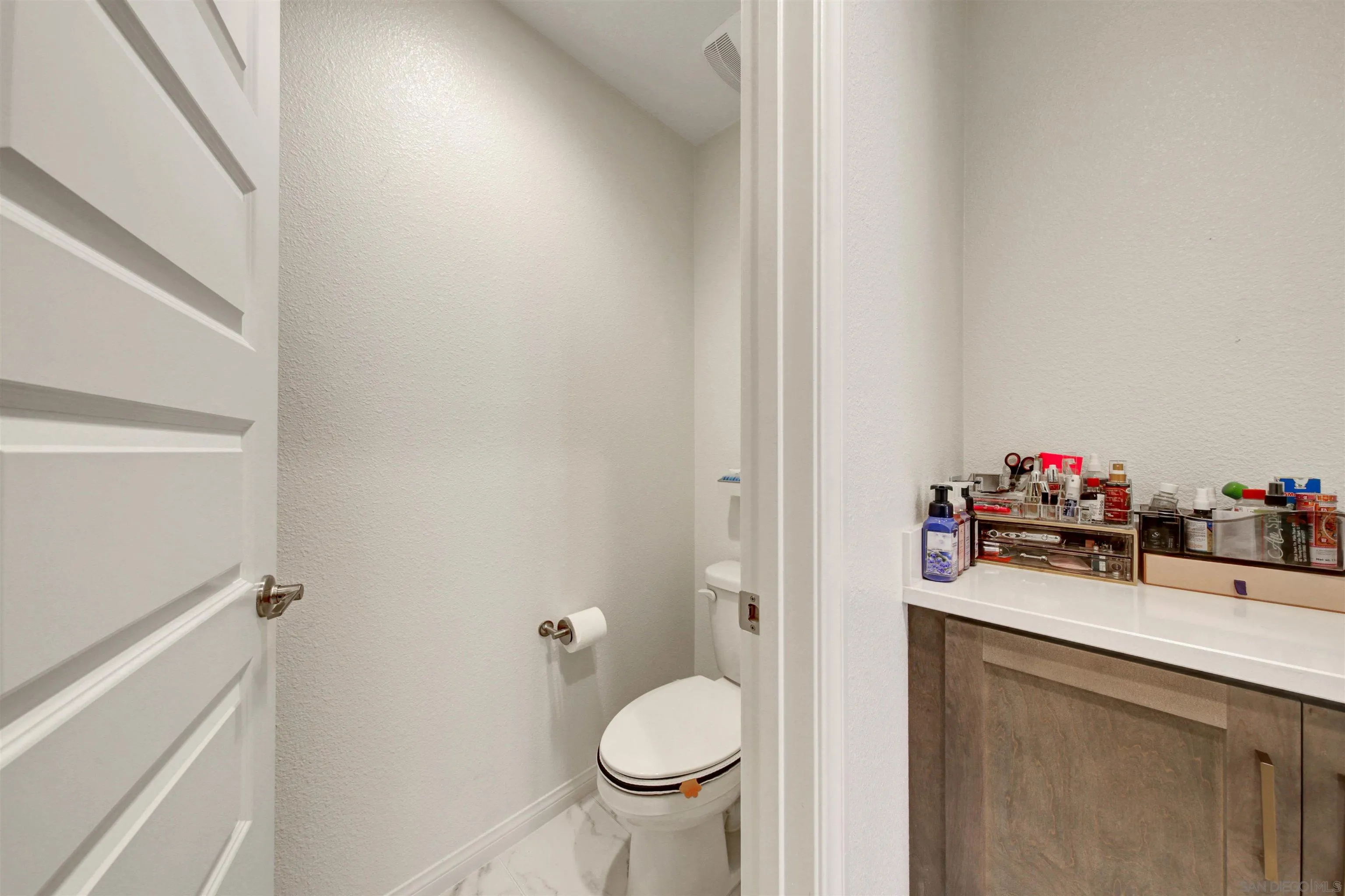 https://cdn.realtyfeed.com/cdn/127/260019618/914092f702a3648e8a8c6e7ef51526d8.webp