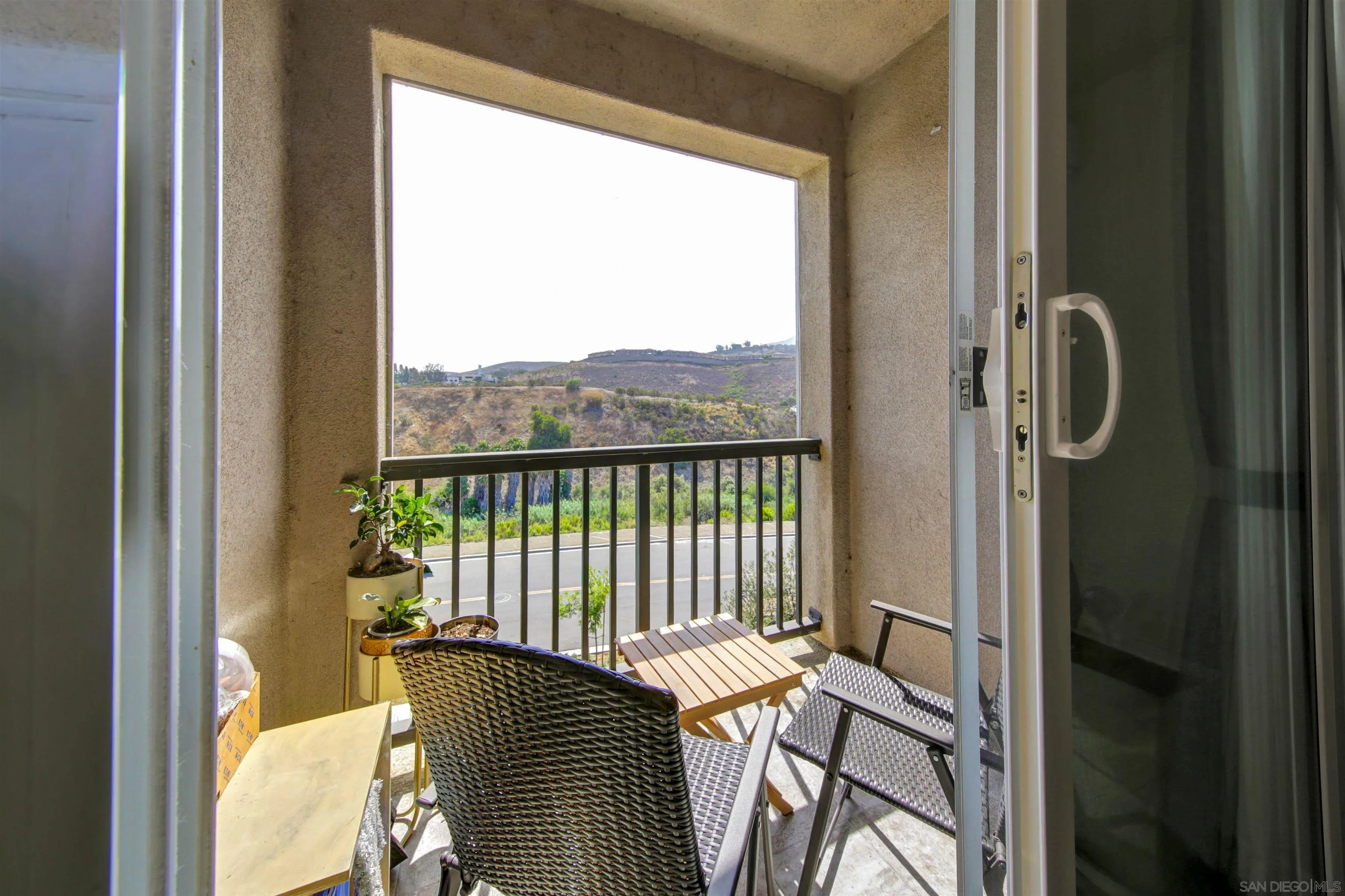 https://cdn.realtyfeed.com/cdn/127/260019618/91f18b6dbc821d7be08fa56d667eed97.webp