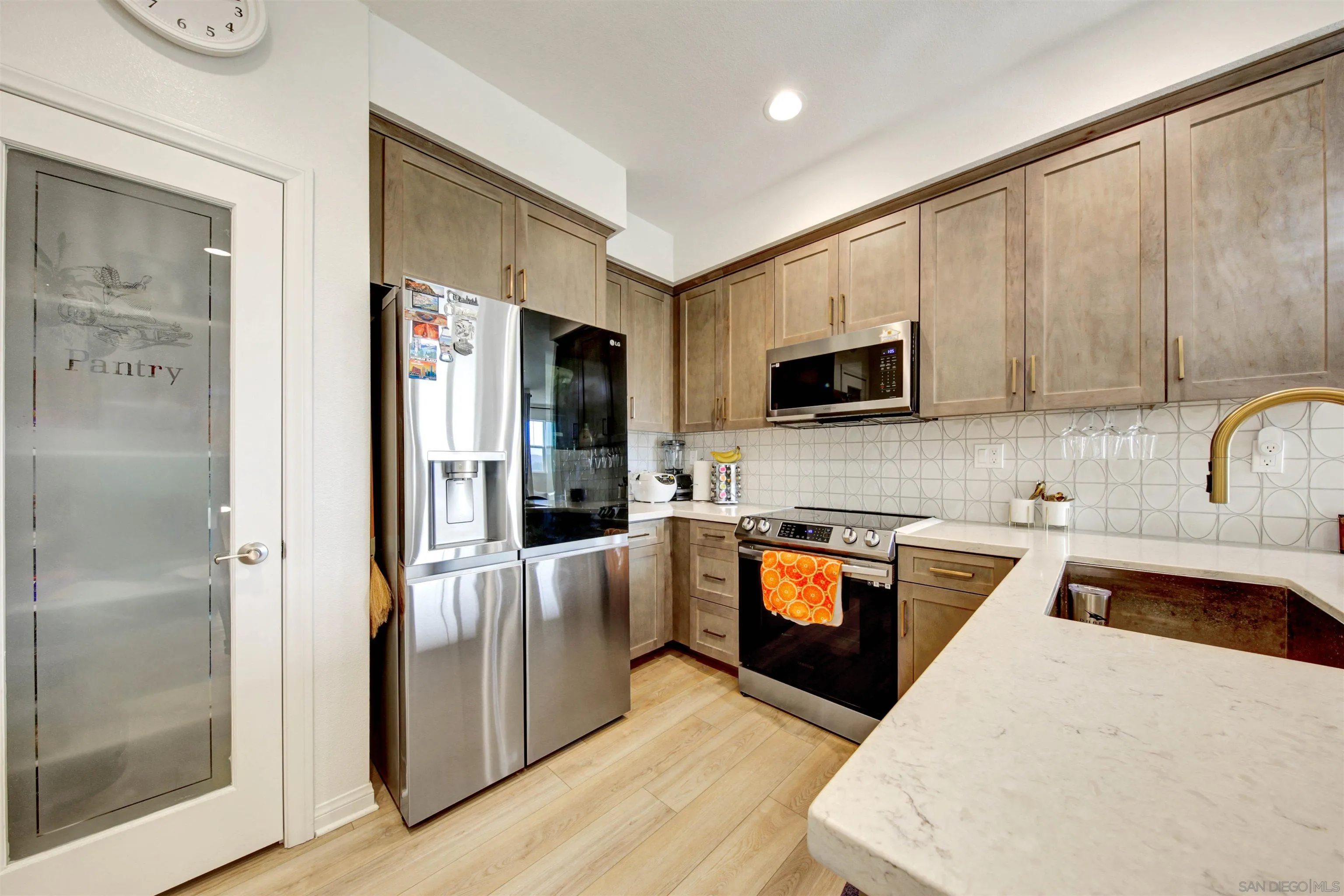 https://cdn.realtyfeed.com/cdn/127/260019618/bccb1e4fc044d693c0593346a7a216bf.webp