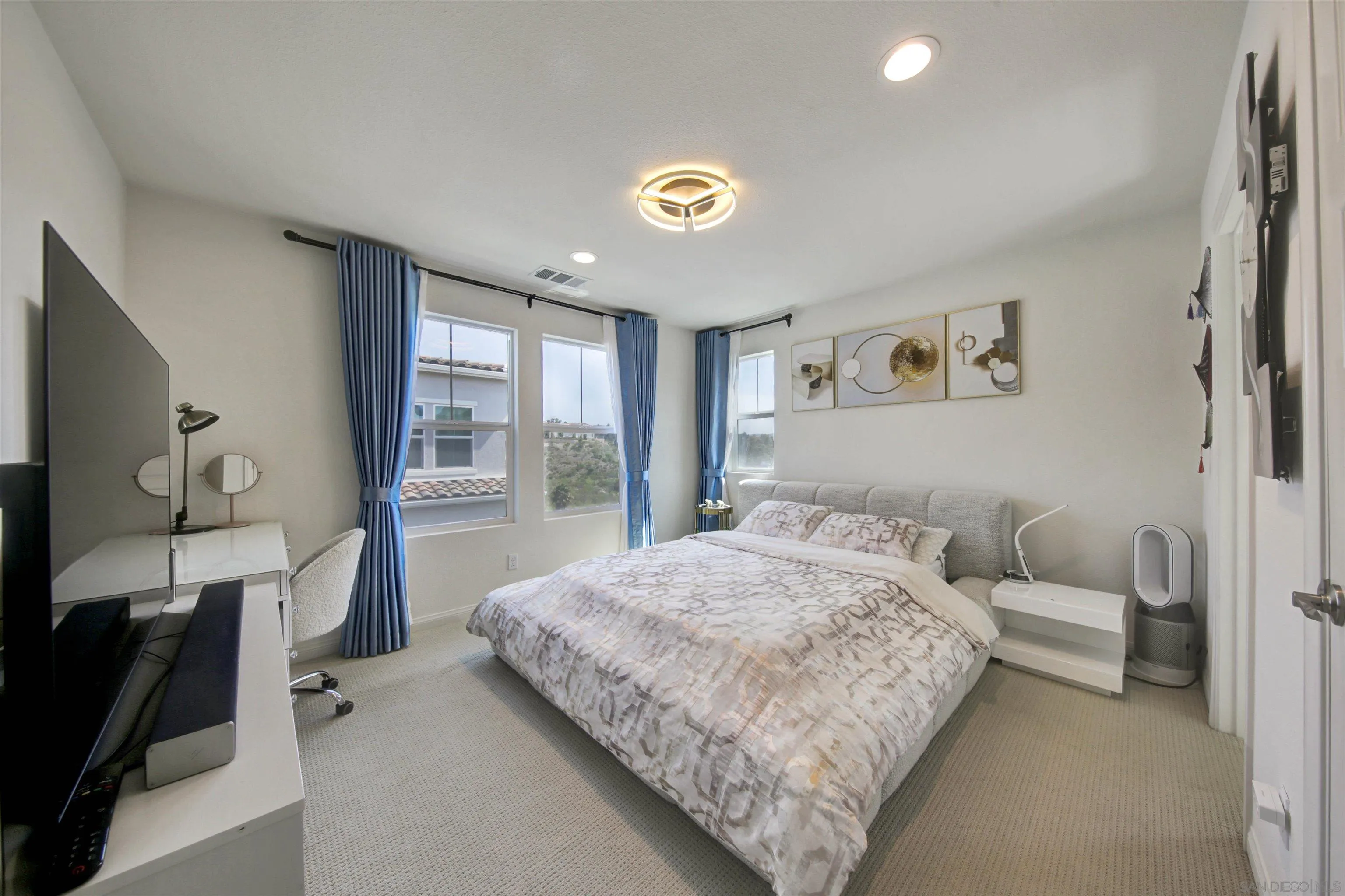 https://cdn.realtyfeed.com/cdn/127/260019618/c07b5d17ef06b295f75047ca1c2d9589.webp