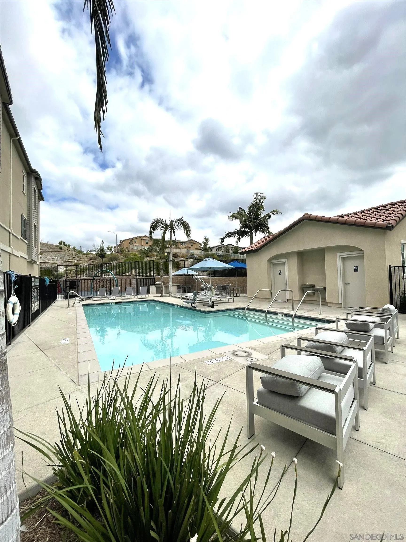 https://cdn.realtyfeed.com/cdn/127/260019618/c5851d8eab158b5552ffb014e0fe8e16.webp