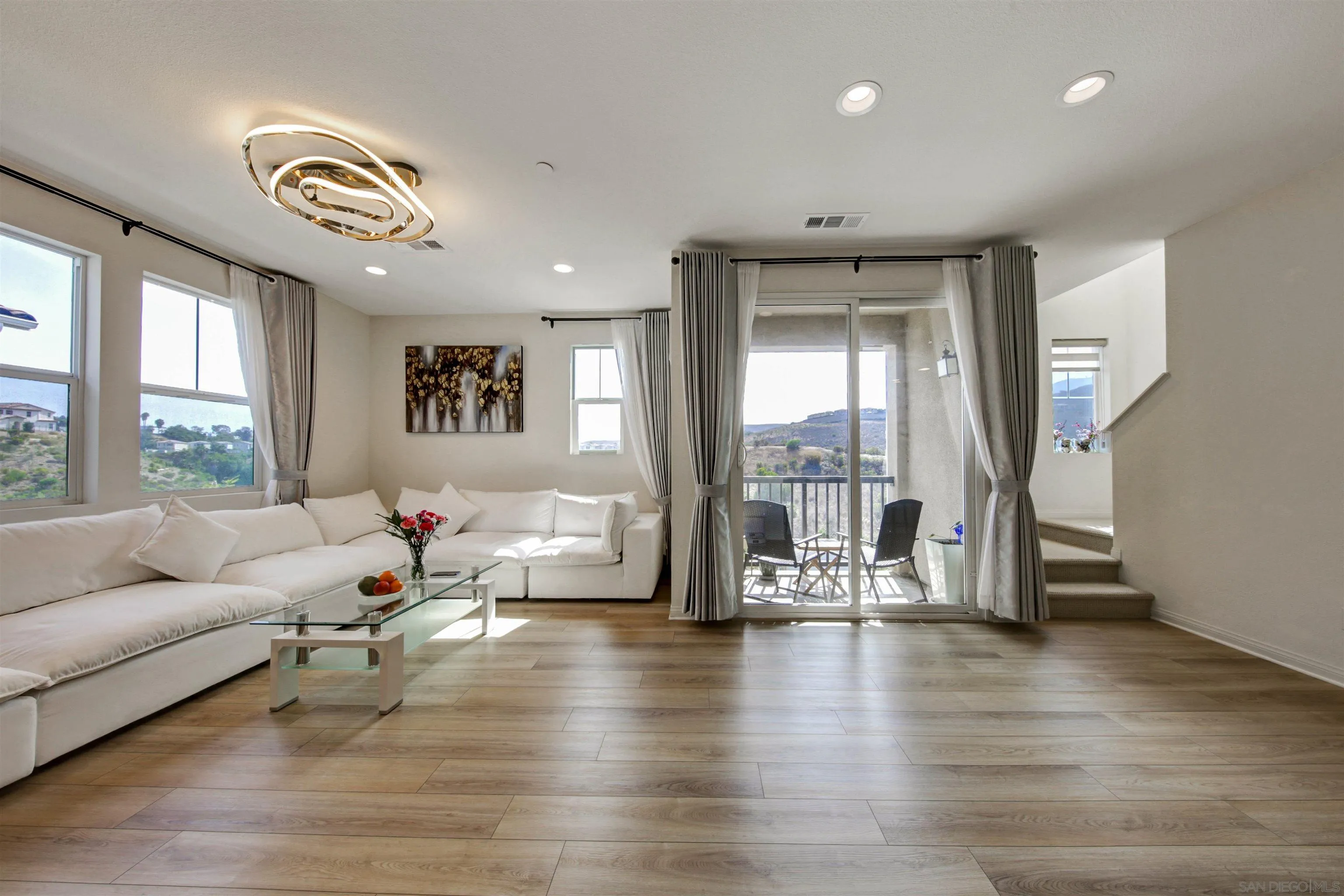 https://cdn.realtyfeed.com/cdn/127/260019618/cedd7eb0aa8fd05a5c169079baf4ca66.webp