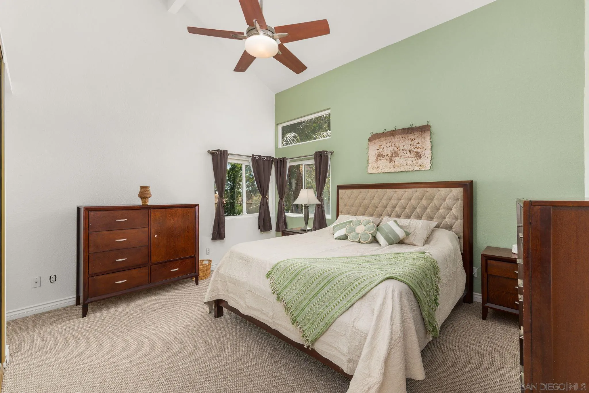 https://cdn.realtyfeed.com/cdn/127/260019622/0b17be652d4ecc55de35078533d5ffdb.webp