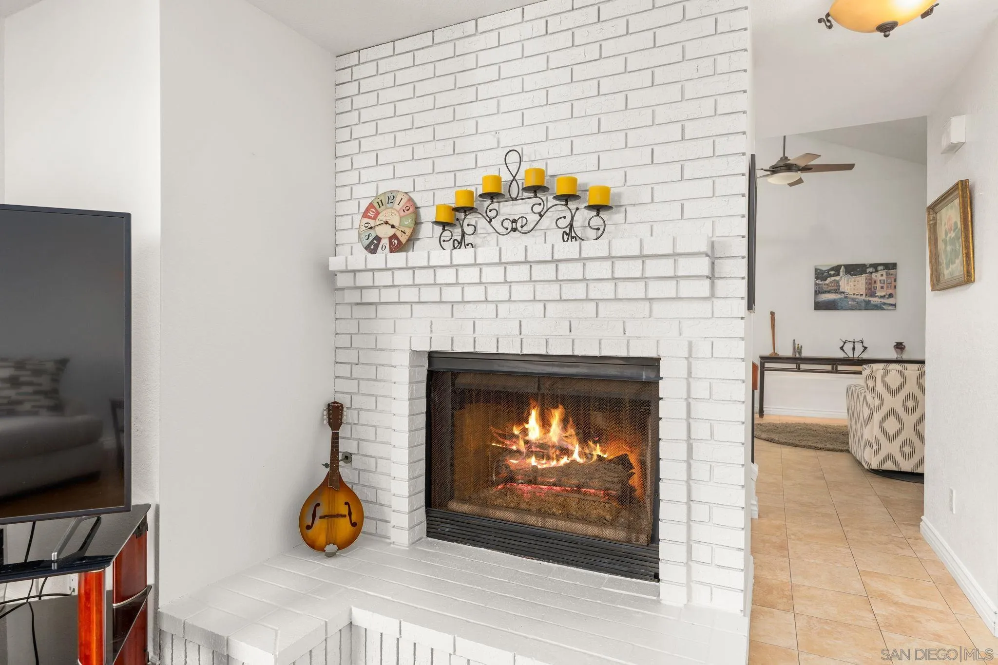 https://cdn.realtyfeed.com/cdn/127/260019622/4af7524b57d1fe67aaf3ac2bdf984f3f.webp