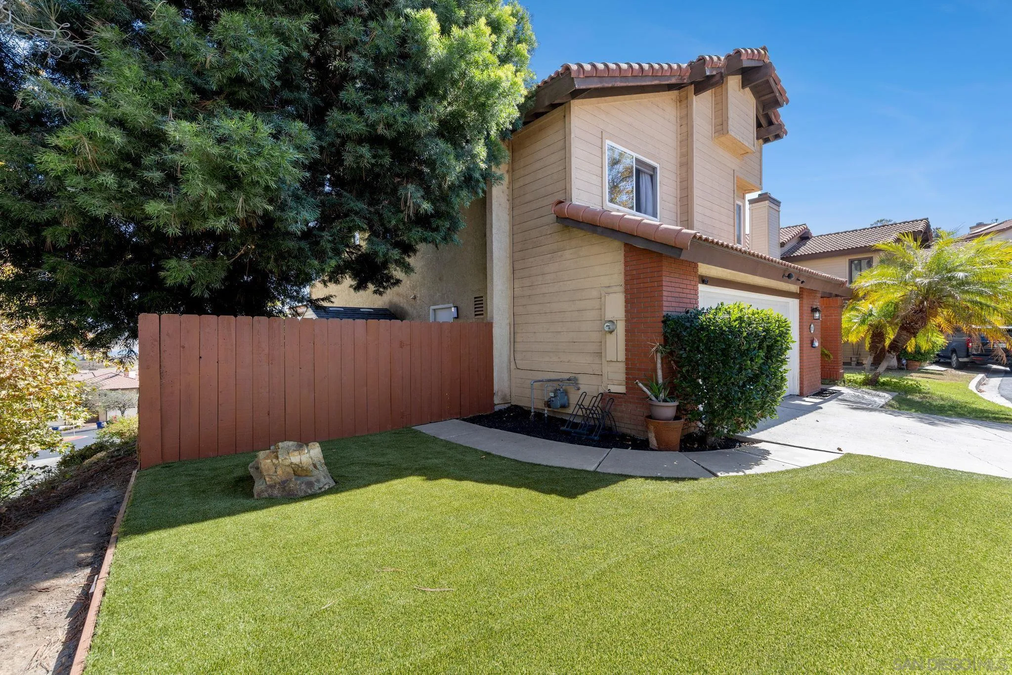 https://cdn.realtyfeed.com/cdn/127/260019622/98fea7fc39f2de8536b7dc2986a67b14.webp